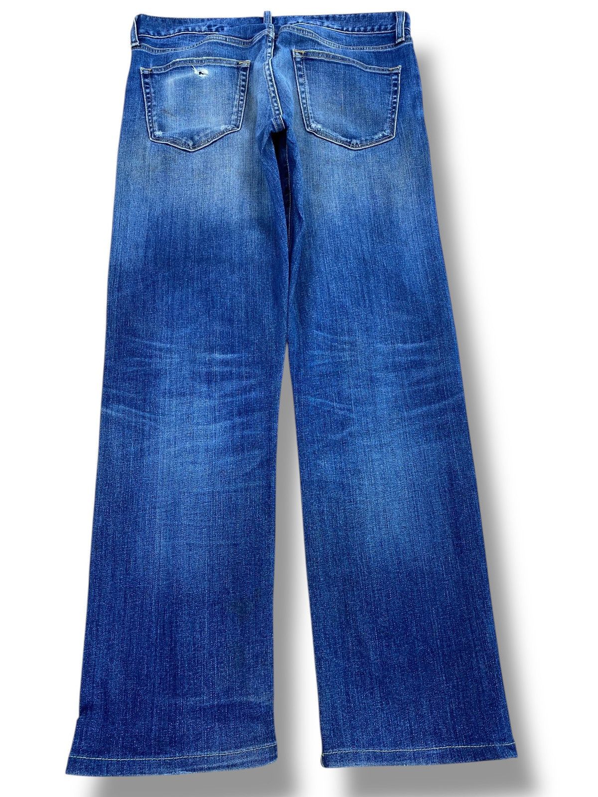 Uniqlo Uniqlo Blue Wash Whiskered Style Straight Leg Jeans Size US 32 / EU 48 - 3 Thumbnail