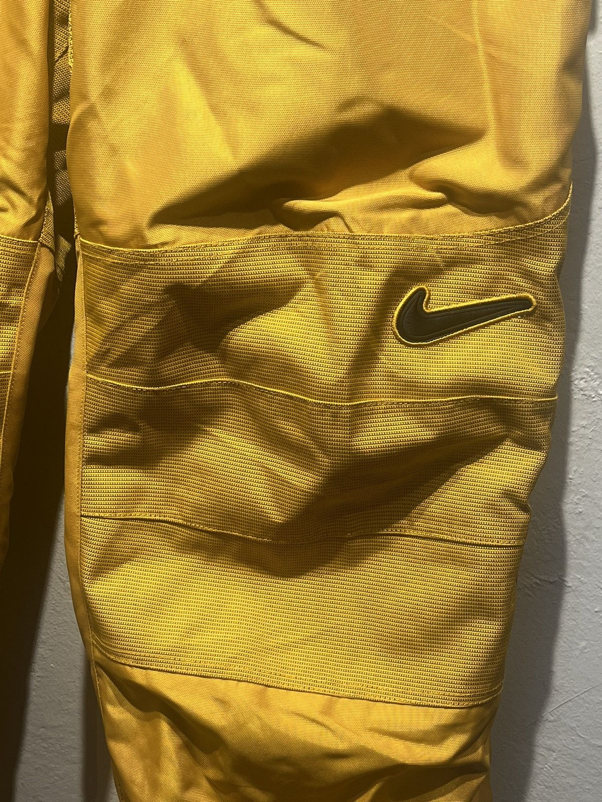 Nike ACG Vintage Nike ACG Ski Swoosh pants Size US 32 / EU 48 - 9 Thumbnail