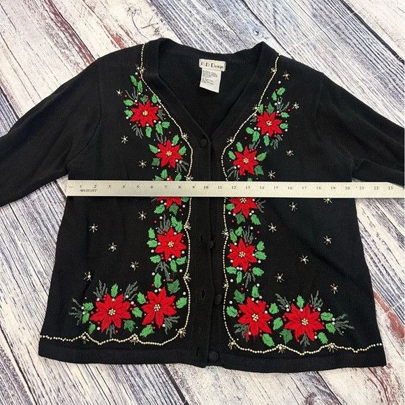 Vintage Vintage Christmas Beaded Black Cardigan with Red Floral Embr Size L / US 10 / IT 46 - 7 Thumbnail