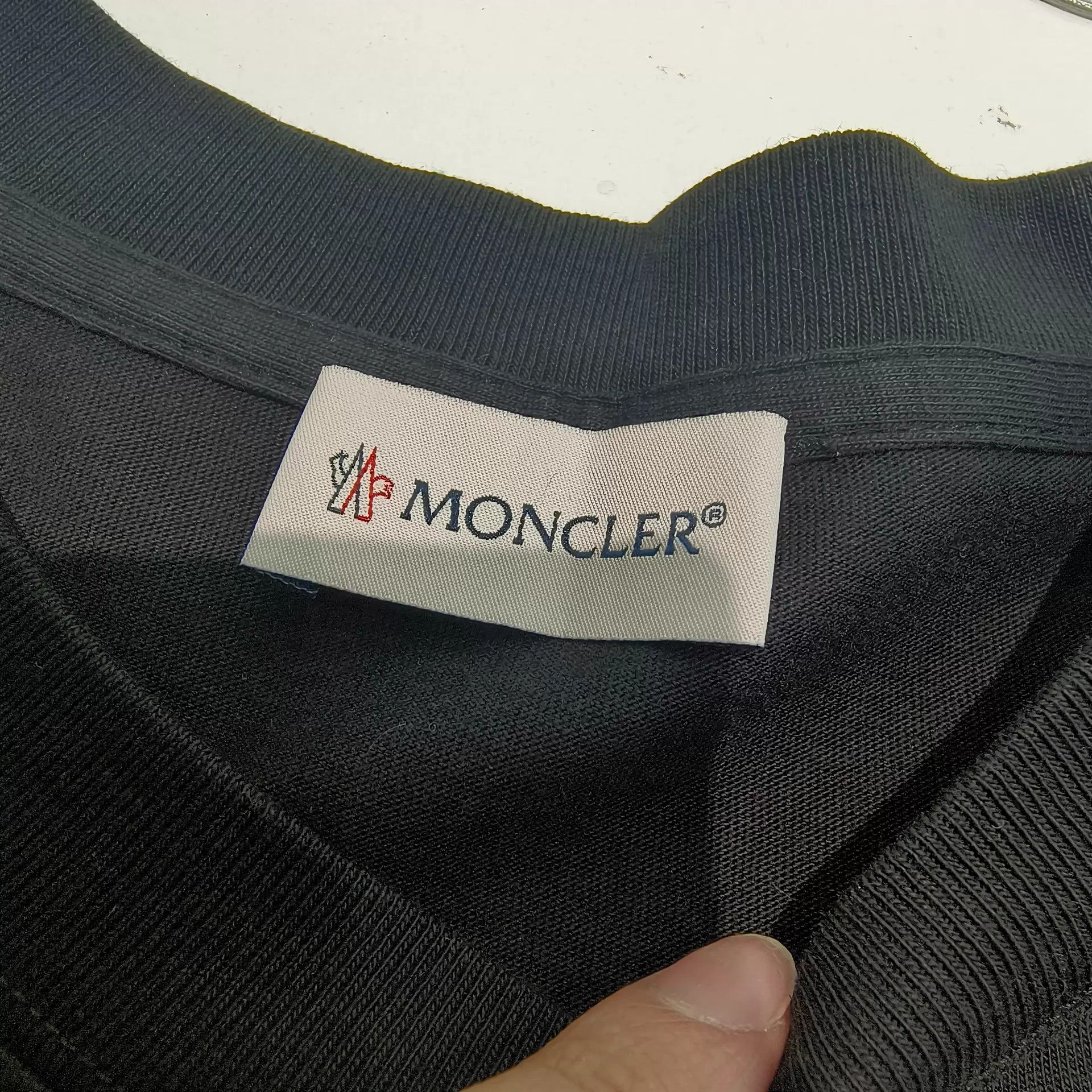 Moncler Moncler lightweight long-sleeve M 99 new authentic Size M / US 6-8 / IT 42-44 - 3 Thumbnail