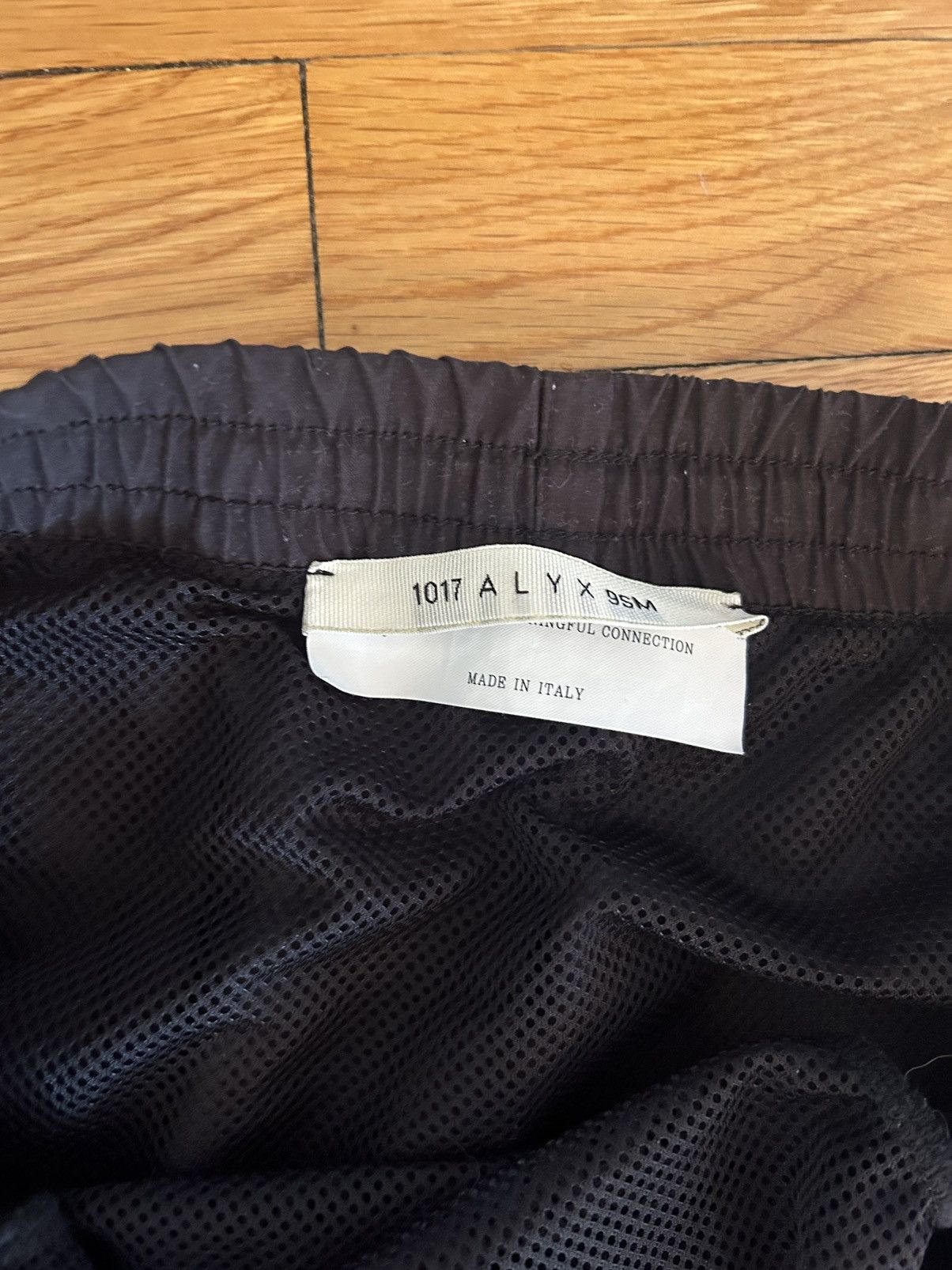1017 ALYX 9SM × Alyx 1017 Alyx 9SM Black Pocket Tactical Shorts Size US 32 / EU 48 - 4 Thumbnail