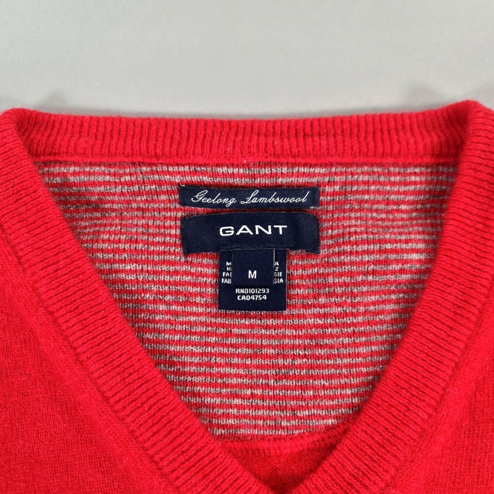 Gant Gant Mens Jumper Red Medium 100% Lambswool V Neck Knit Pullover Size US M / EU 48-50 / 2 - 3 Thumbnail