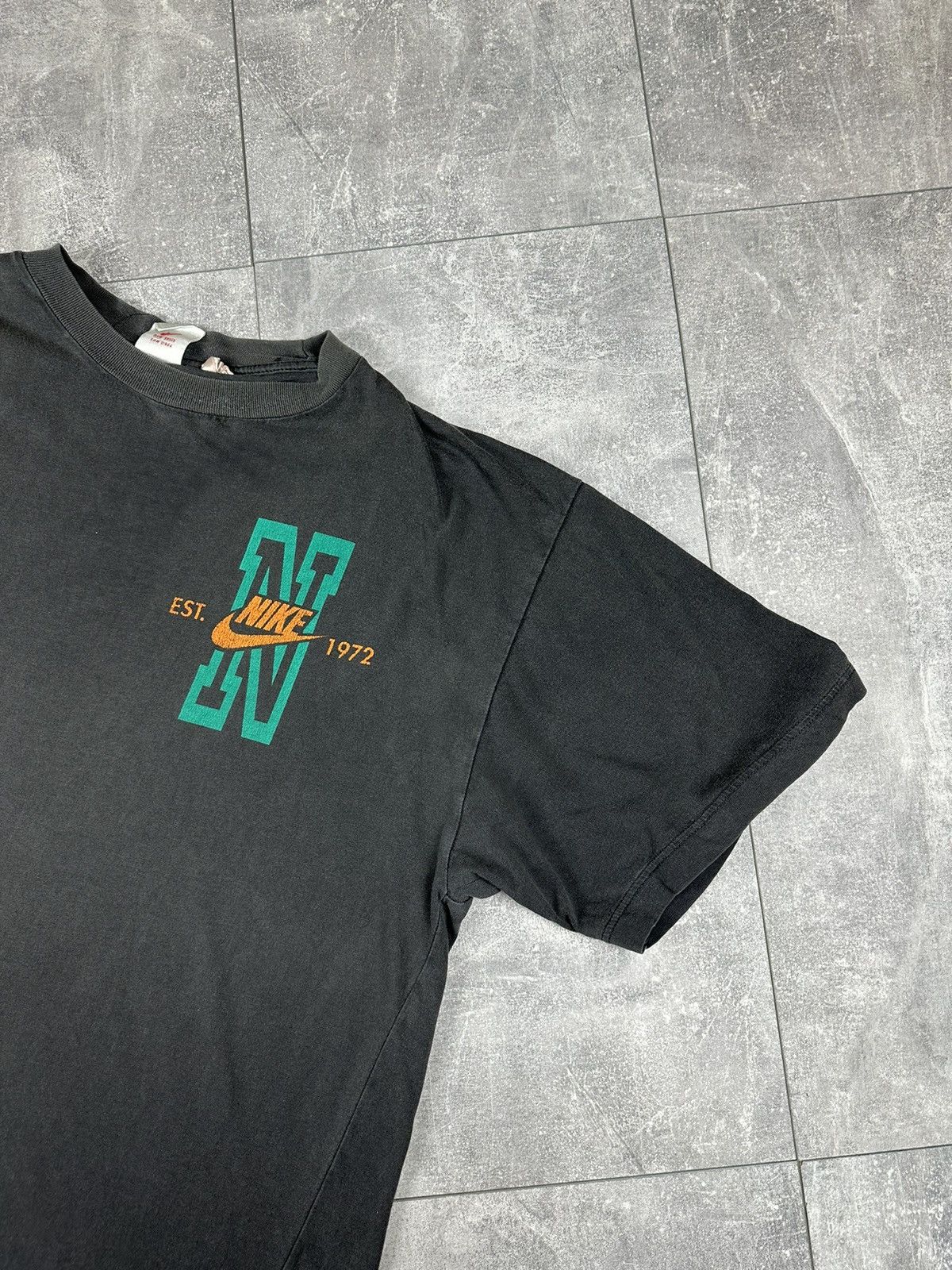 Nike Nike vintage Retro Overprint Logo Mens T-Shirt Size US XL / EU 56 / 4 - 8 Thumbnail