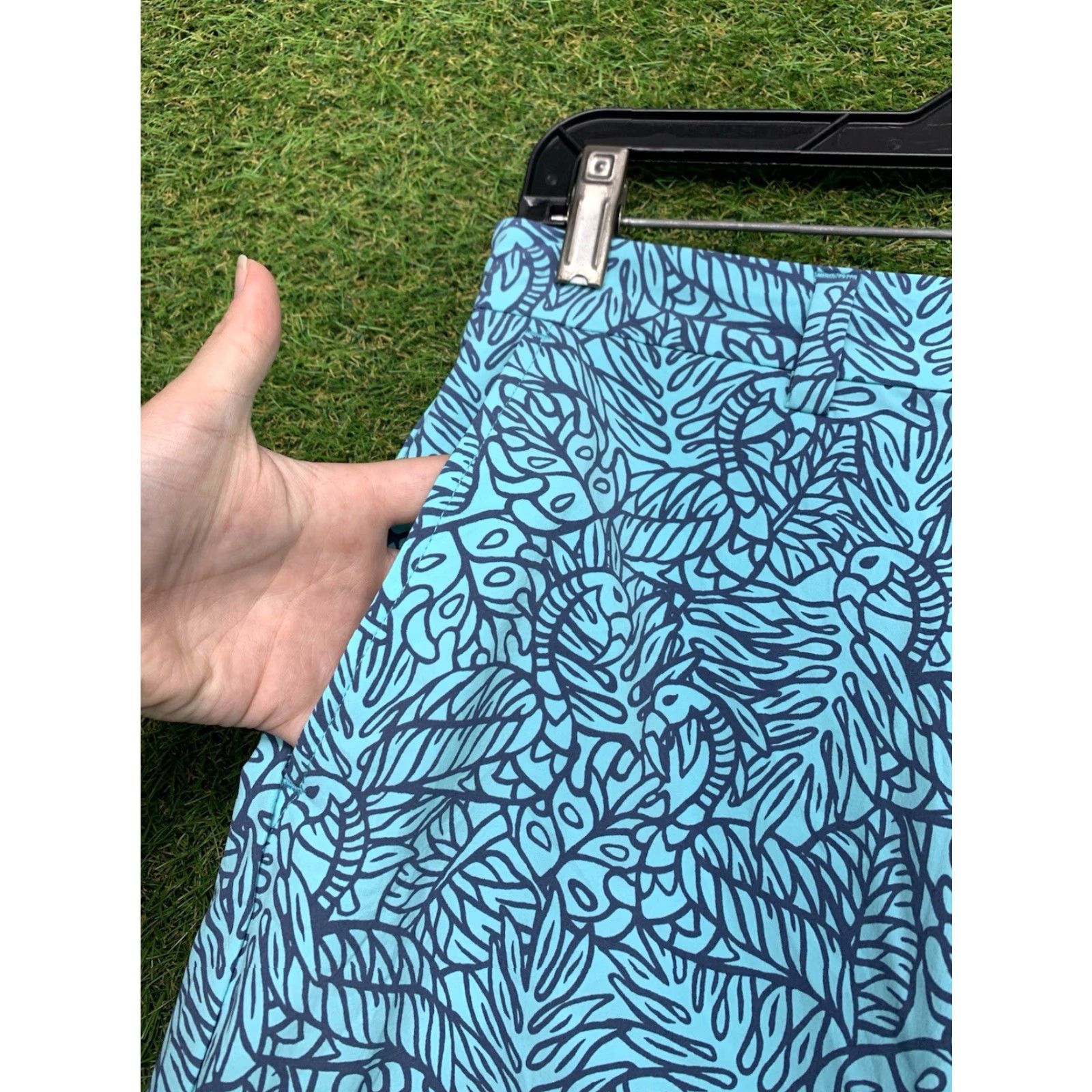 Vineyard Vines Vineyard Vines Mens 28 Blue Chino Performance Shorts Button Zipper Pockets Casual Summer Leaf AOP Camouflage Preppy Outdoor Mens Size US 28 / EU 44 - 5 Thumbnail