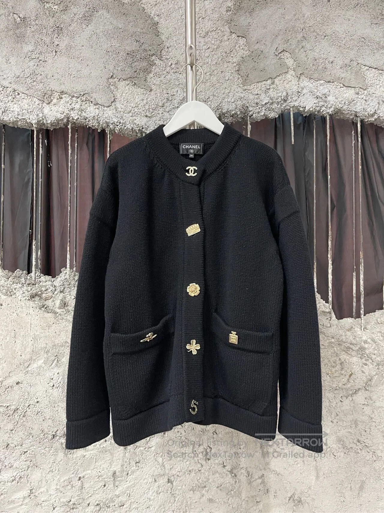 Chanel Chanel Wool Cardigan in Excellent Condition. Size XS / US 0-2 / IT 36-38 - 1 Thumbnail