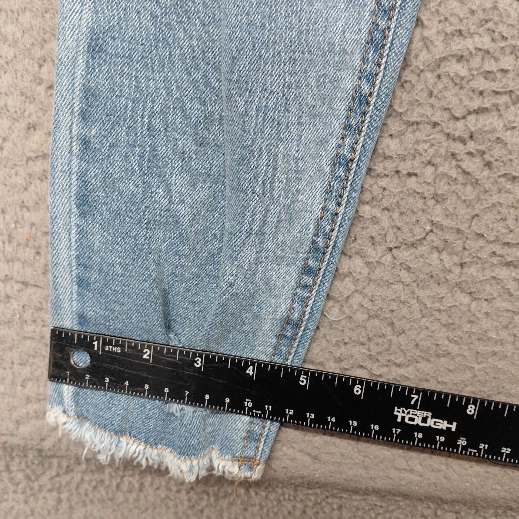Vintage Tinseltown Jeans Women’s Size 7 Blue Hi-Rise The Mom Med Wash Denim Distressed Raw Hem Regular Fit Womens Size 28" / US 6 / IT 42 - 3 Thumbnail