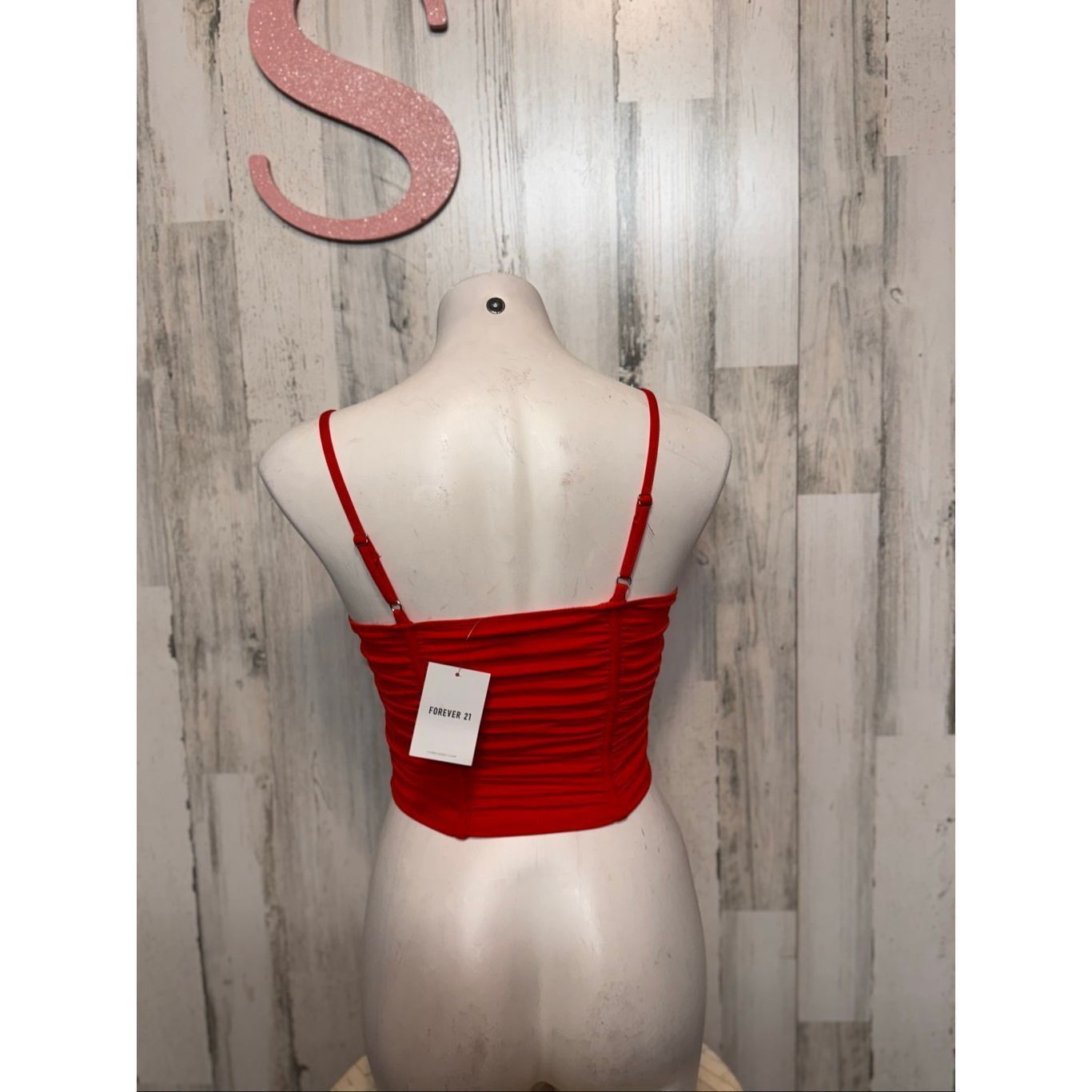 Forever 21 Forever 21 Red Ruched Spaghetti Strap Crop Top Size S Size S / US 4 / IT 40 - 4 Thumbnail
