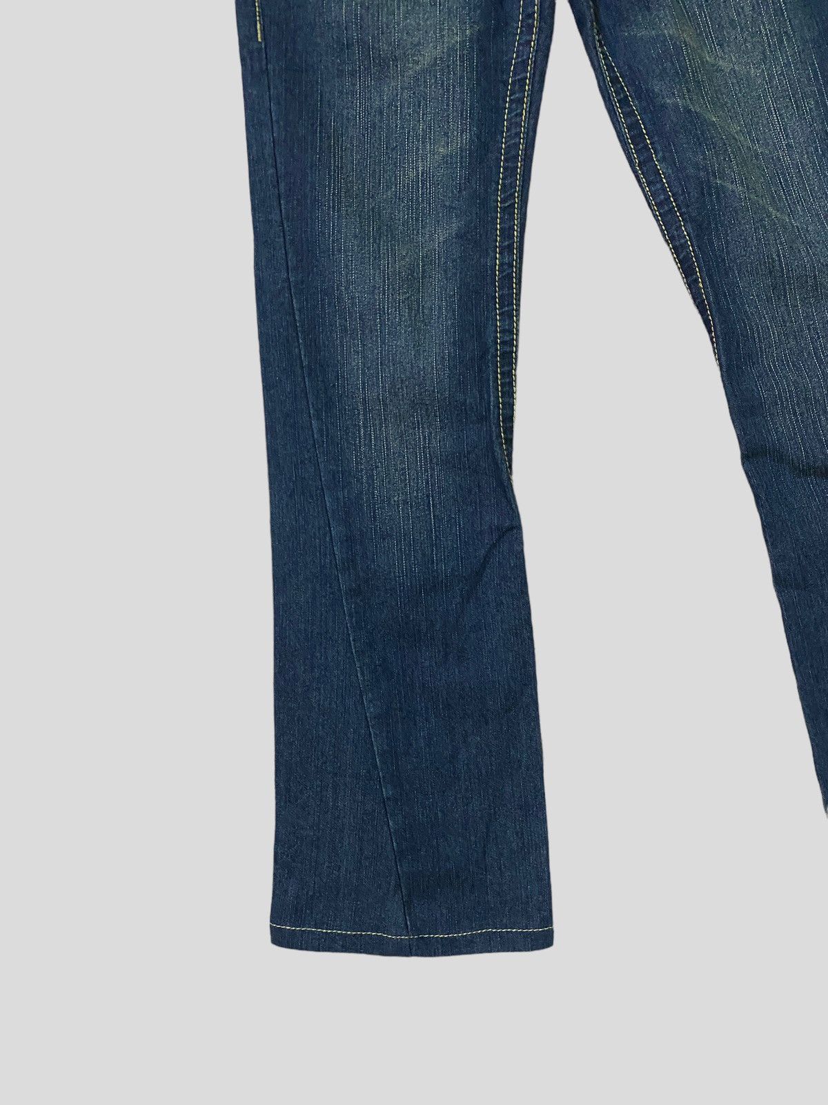 True Religion × Vintage Flared TRUE RELIGION Embroidered Back Pocket Denim Size US 28 / EU 44 - 8 Thumbnail