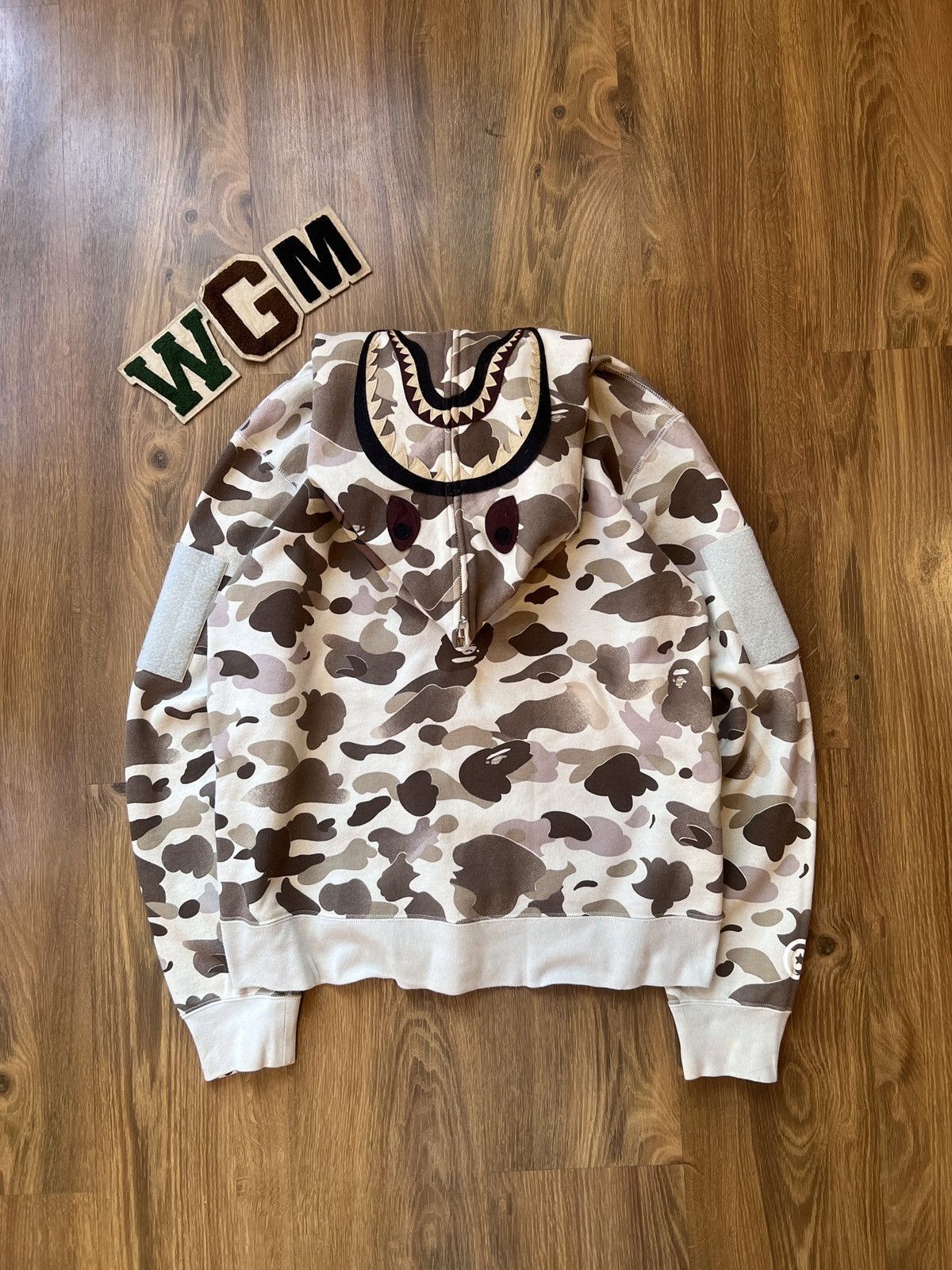 Bape Rare Bape Gradation Camo Shark Zip Up Hoodie Size US L / EU 52-54 / 3 - 9 Thumbnail