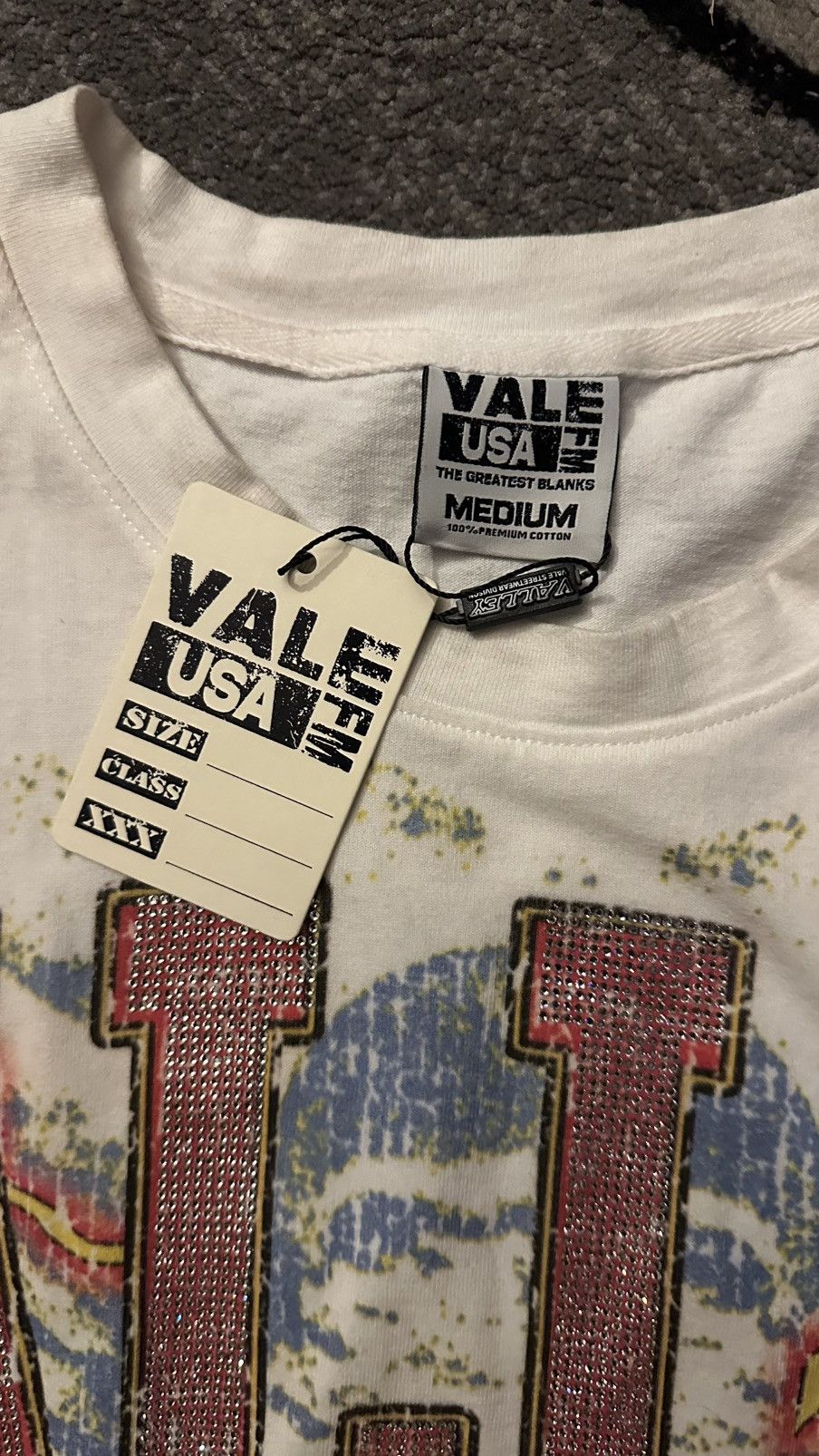 Vale White and muti valley tee shirt Size US M / EU 48-50 / 2 - 4 Thumbnail