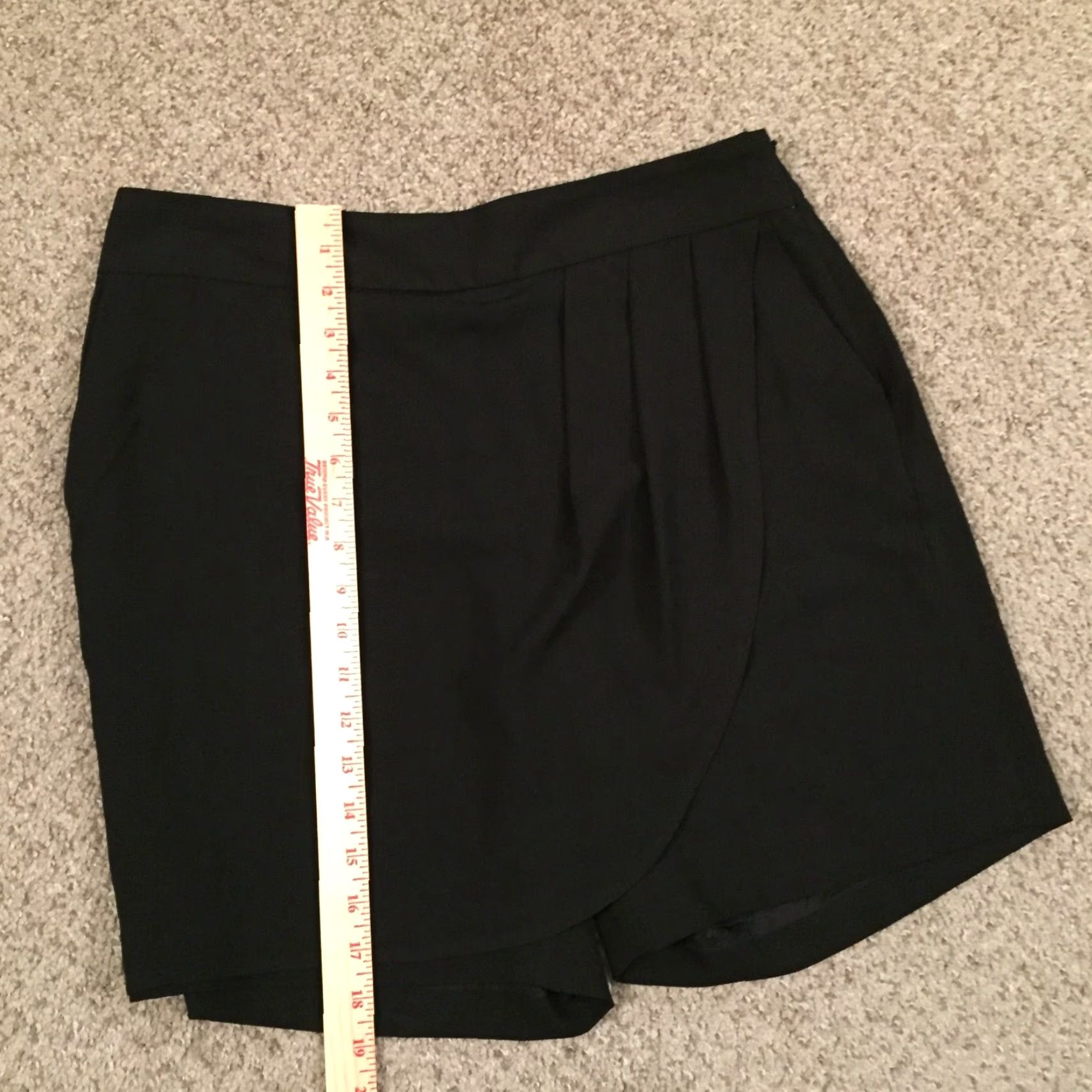 Liz Claiborne Liz Claiborne Dress Shorts Womens Size 6 Black Mock Wrap Size 28" / US 6 / IT 42 - 4 Thumbnail