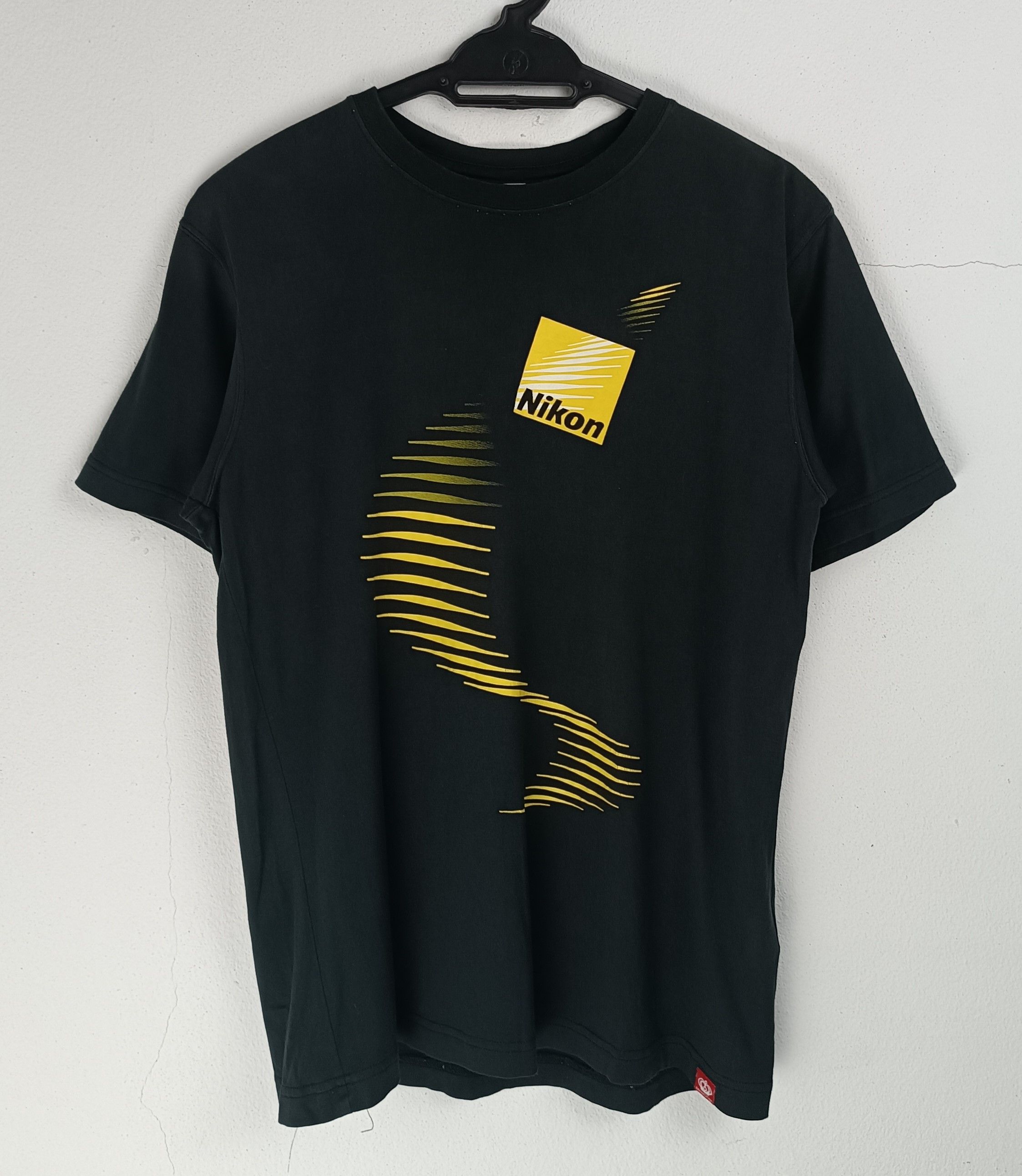 Nikon VINTAGE NIKON X GRINDER MAN GRM PHOTOGRAPHY CAMERA TEE Size US M / EU 48-50 / 2 - 3 Thumbnail
