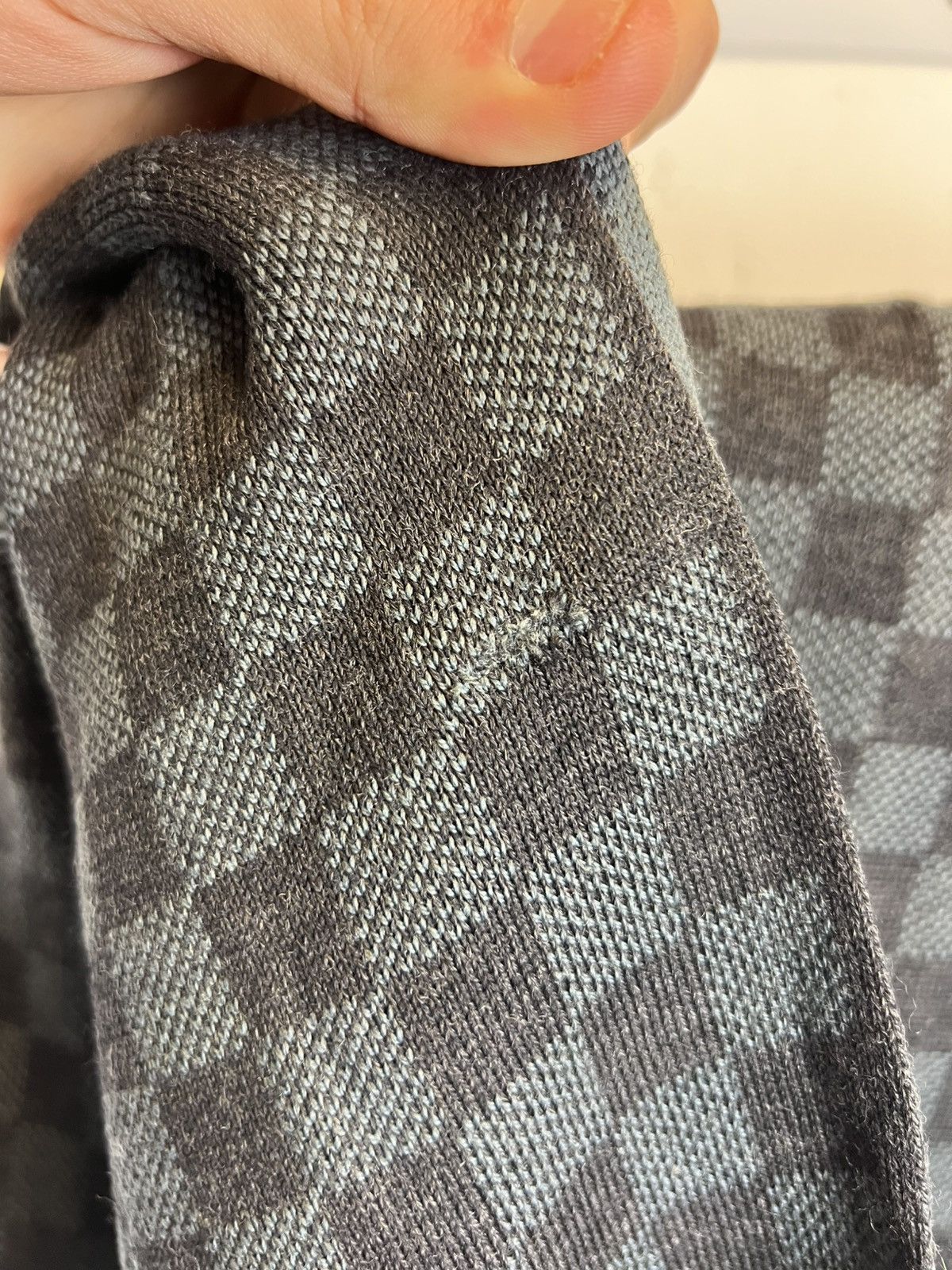 LV Damier Scarf