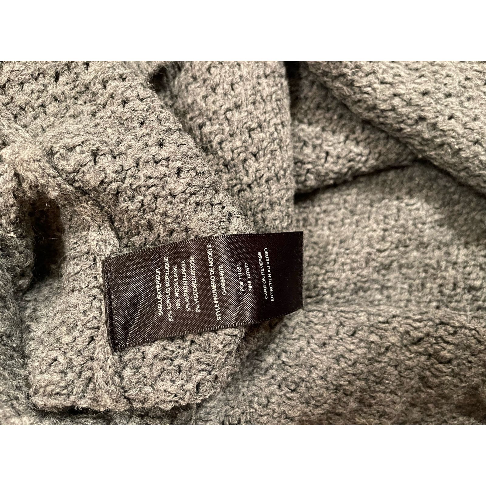 Alice + Olivia Alice + Olivia V-Neck Sweater, Size: XS/S Size S / US 4 / IT 40 - 4 Thumbnail