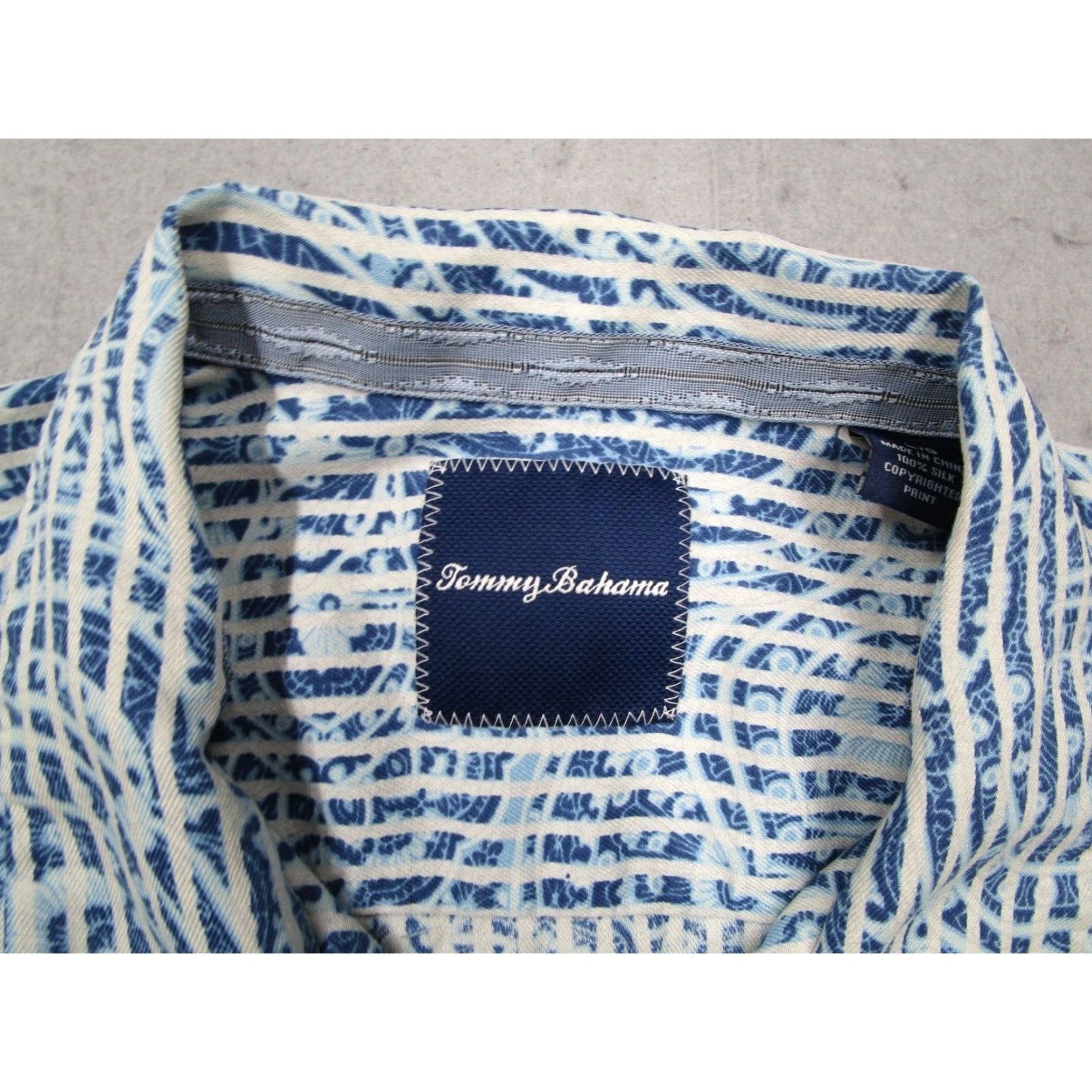 Tommy Bahama Tommy Bahama Shirt Mens Large Blue Button Up Silk Hawaiian Geometric Pattern Pocket 100% Silk Size US L / EU 52-54 / 3 - 3 Thumbnail