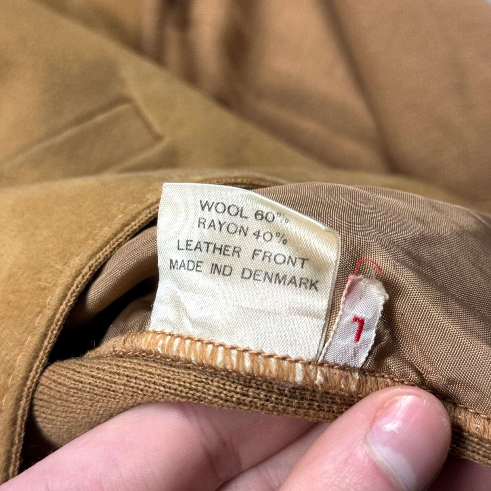 Vintage VINTAGE CARSON PINIE TAN SUEDE KNIT BUTTON UP CARDIGAN MENS SIZE L PREPPY ROCKABILLY Size US L / EU 52-54 / 3 - 4 Thumbnail