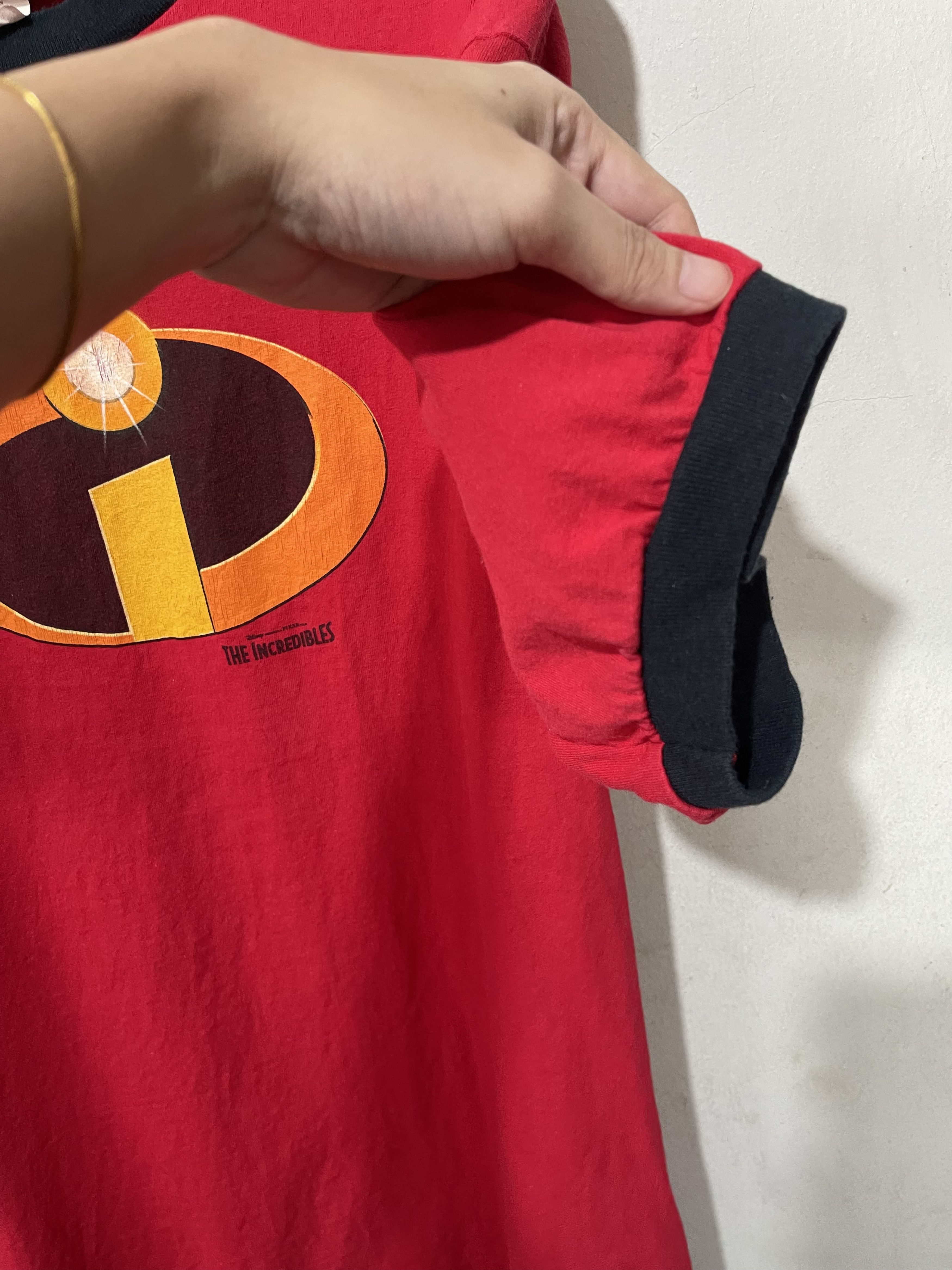 Disney 2004 The Incredibles Ringer Tee Size US XL / EU 56 / 4 - 5 Thumbnail