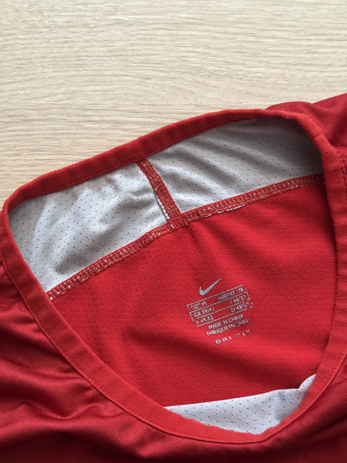 Vintage Vintage 00’s Women’s Nike y2k Japanese Red Shirt Size M / US 6-8 / IT 42-44 - 6 Thumbnail