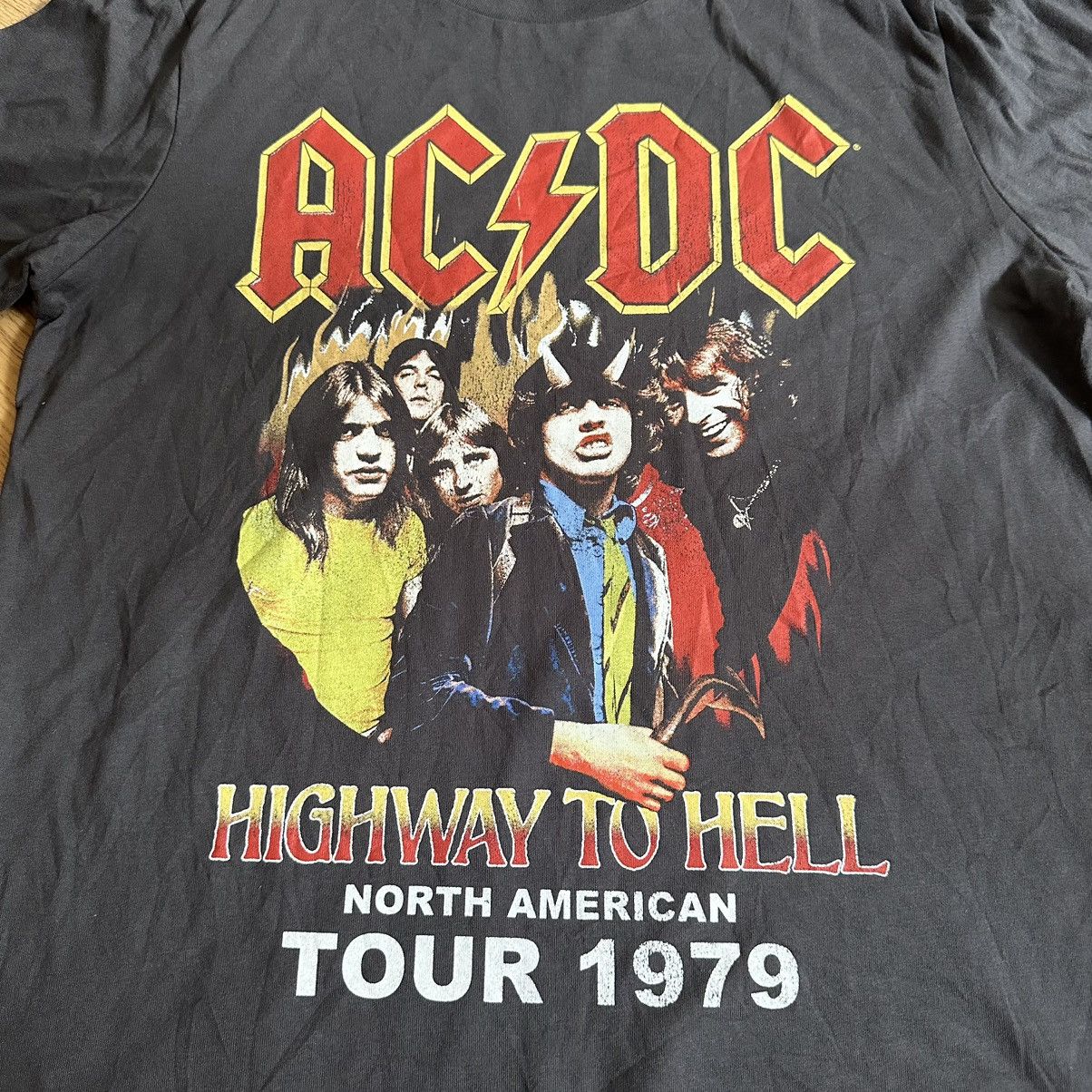 AC/DC × Band Tees × Gap GAP AC/DC 1979 Tour Graphic T-Shirt Size US S / EU 44-46 / 1 - 2 Thumbnail