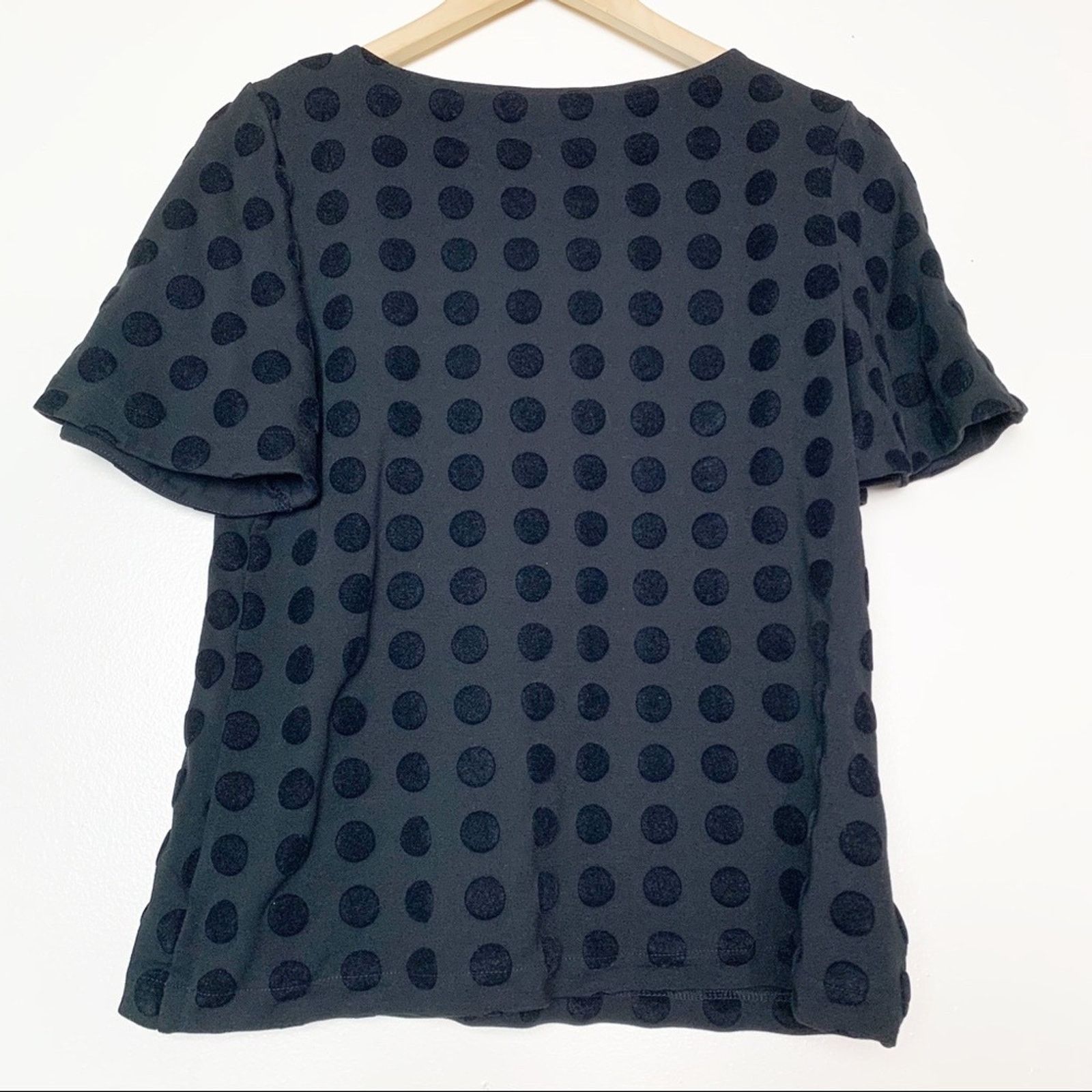 Ann Taylor Black Embossed Polka Dot Flutter Sleeve Women's Size Med Size M / US 6-8 / IT 42-44 - 3 Thumbnail