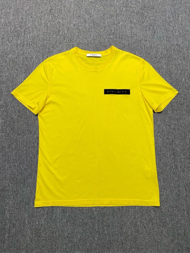 Givenchy Givenchy Chest Flock Logo Yellow Short-sleeve 2506-Nextarro Size US L / EU 52-54 / 3 - 1 Thumbnail