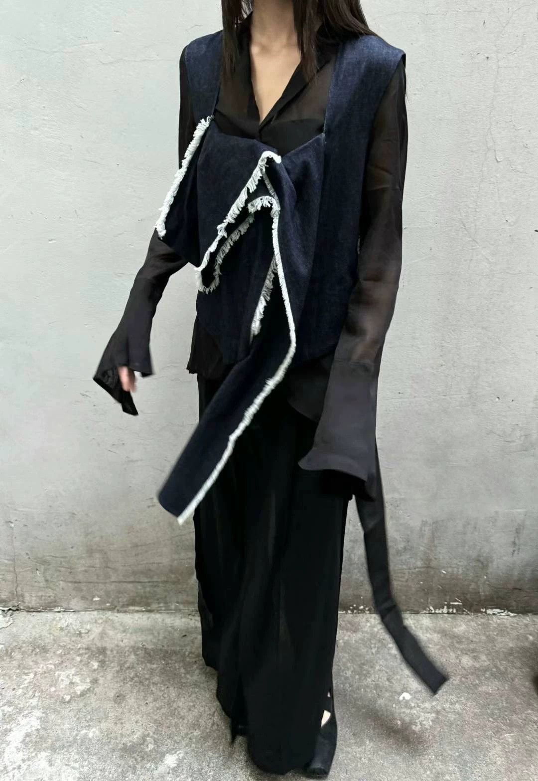 Yohji Yamamoto Yohji Yamamoto Denim Vest Multi-Way Size 2 Size M / US 6-8 / IT 42-44 - 2 Thumbnail