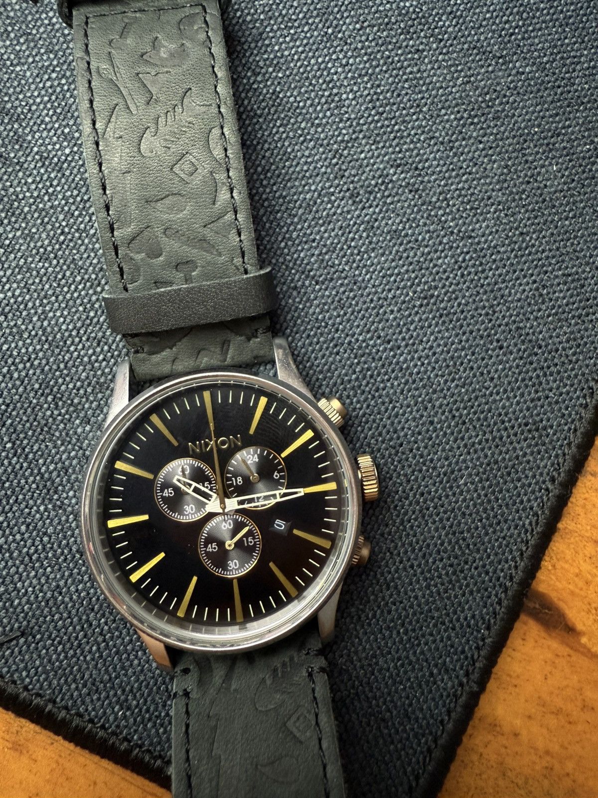 Nixon Nixon Sentry Chrono Leather Black / Brass Size ONE SIZE - 5 Thumbnail