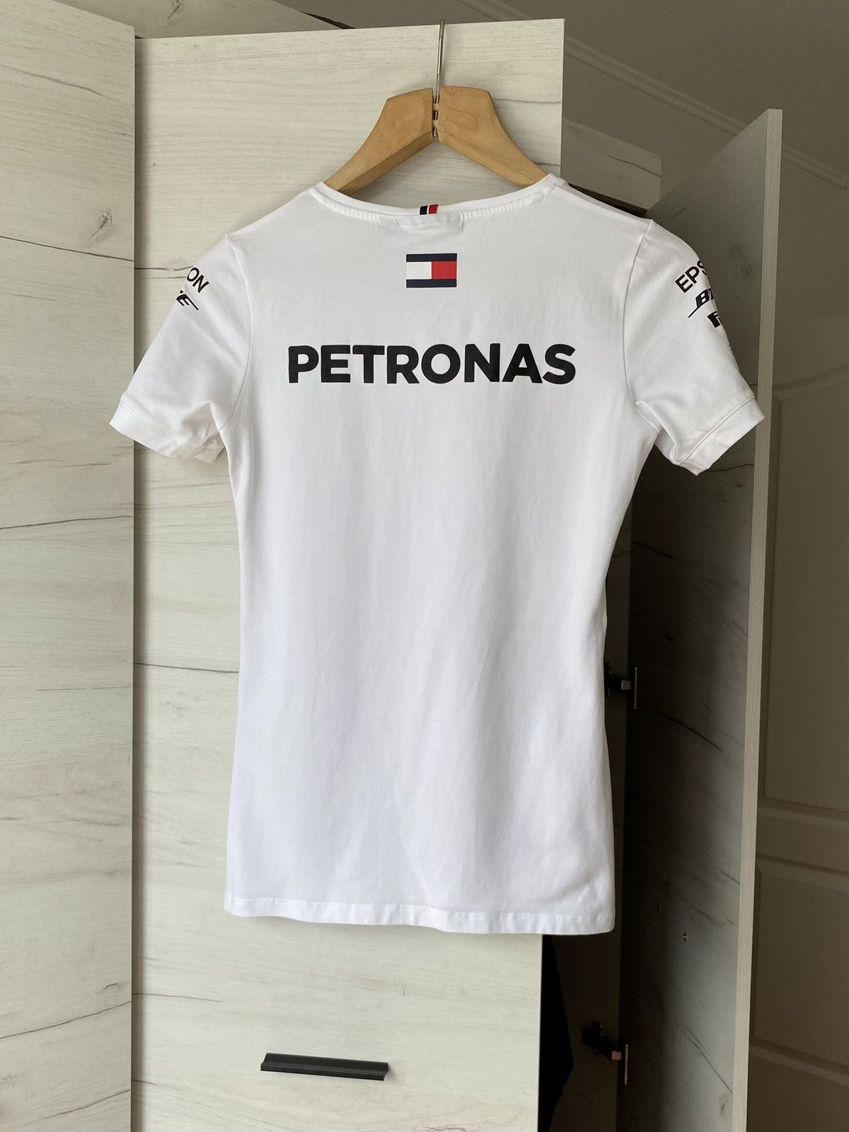 Mercedes-Benz Mercedes AMG Petronas F1 Team T-Shirt Official Racing Jersey Size US S / EU 44-46 / 1 - 5 Thumbnail