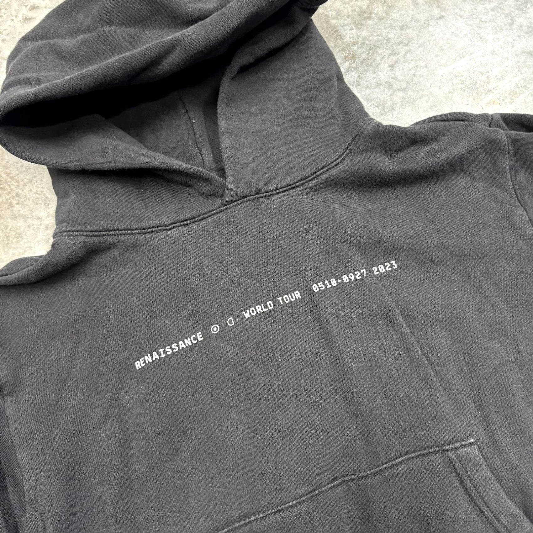 Vintage Renaissance World Tour 2023 Hoodie Mens Small Black Graphic Fleece Pullover Size US S / EU 44-46 / 1 - 3 Thumbnail