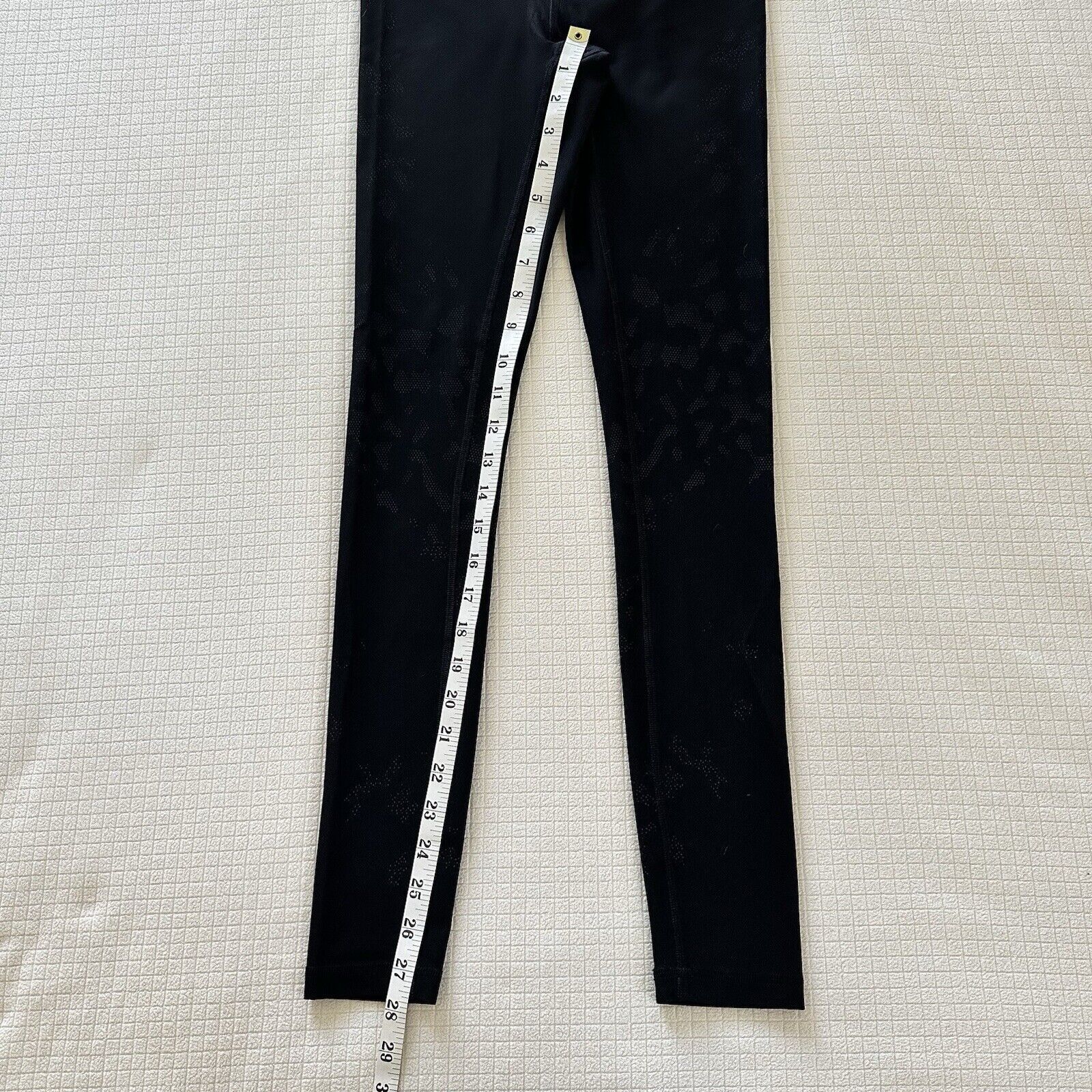 Lululemon Lululemon Camo Mapped Out Sense Knit Hi Rise Black Sz 6 Size 28" / US 6 / IT 42 - 6 Thumbnail