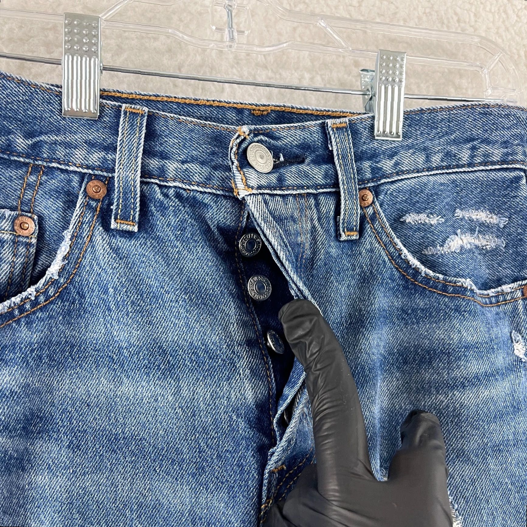 Levi's Levi's 501 Jeans Womens Mid-Rise Distressed Straight Blue Denim 25 Regular 5-Pocket Retro 90s USA 100% Cotton Blue Denim Vintage: No Size 42" / US 20 - 5 Thumbnail