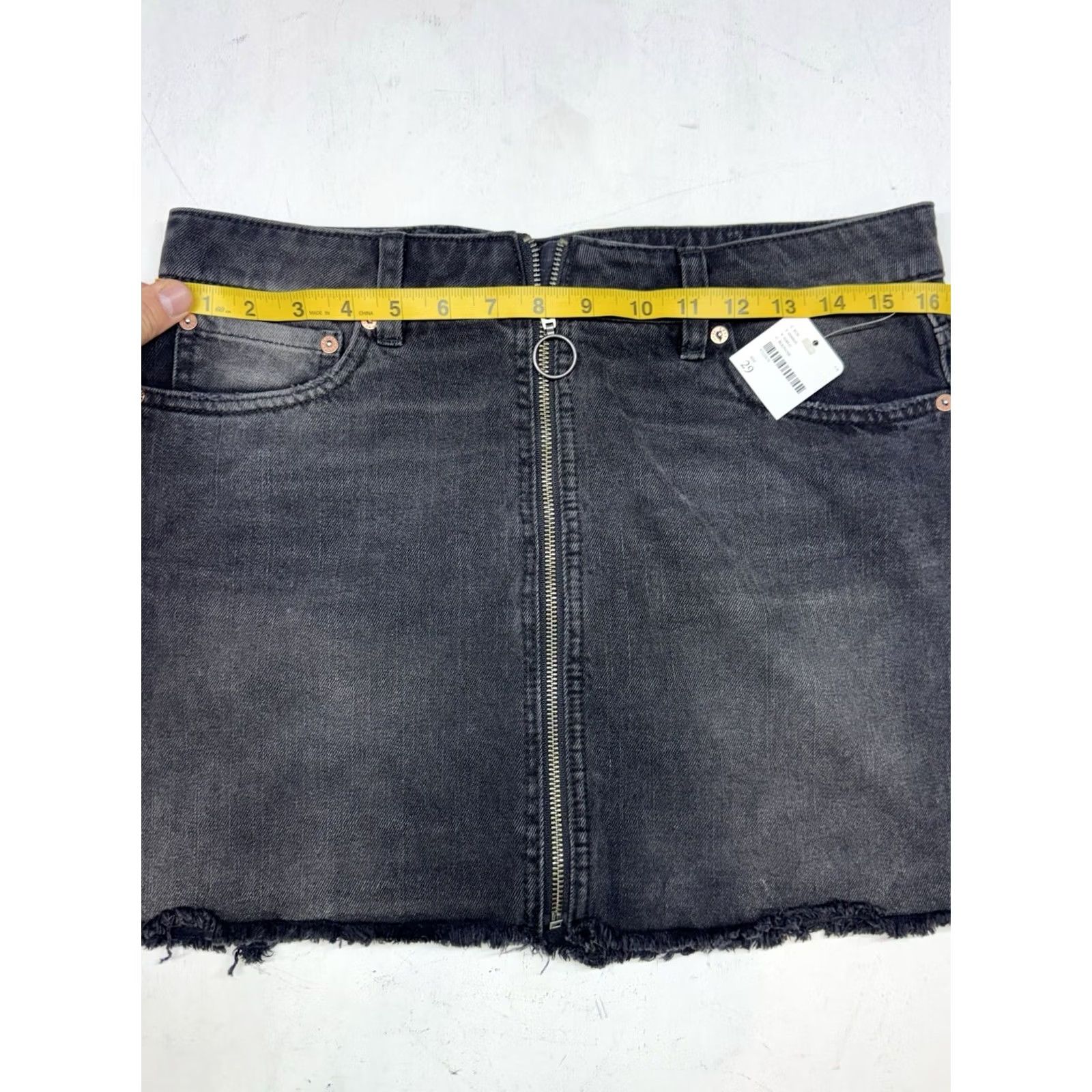 Vintage We The Free Denim Skirt Zip Front Raw Hem Black Women’s 29 NWT Skirt Mini Pockets Vintage? No Size 29" - 3 Thumbnail