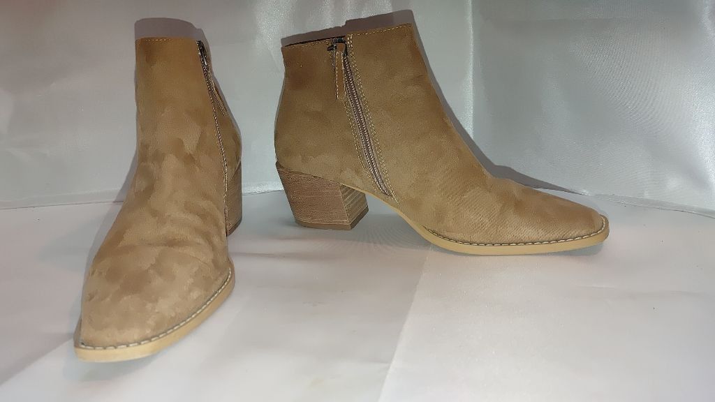 Linea Linea Paola Windy Snip Booties Size 7 Size US 7 / IT 37 - 6 Thumbnail