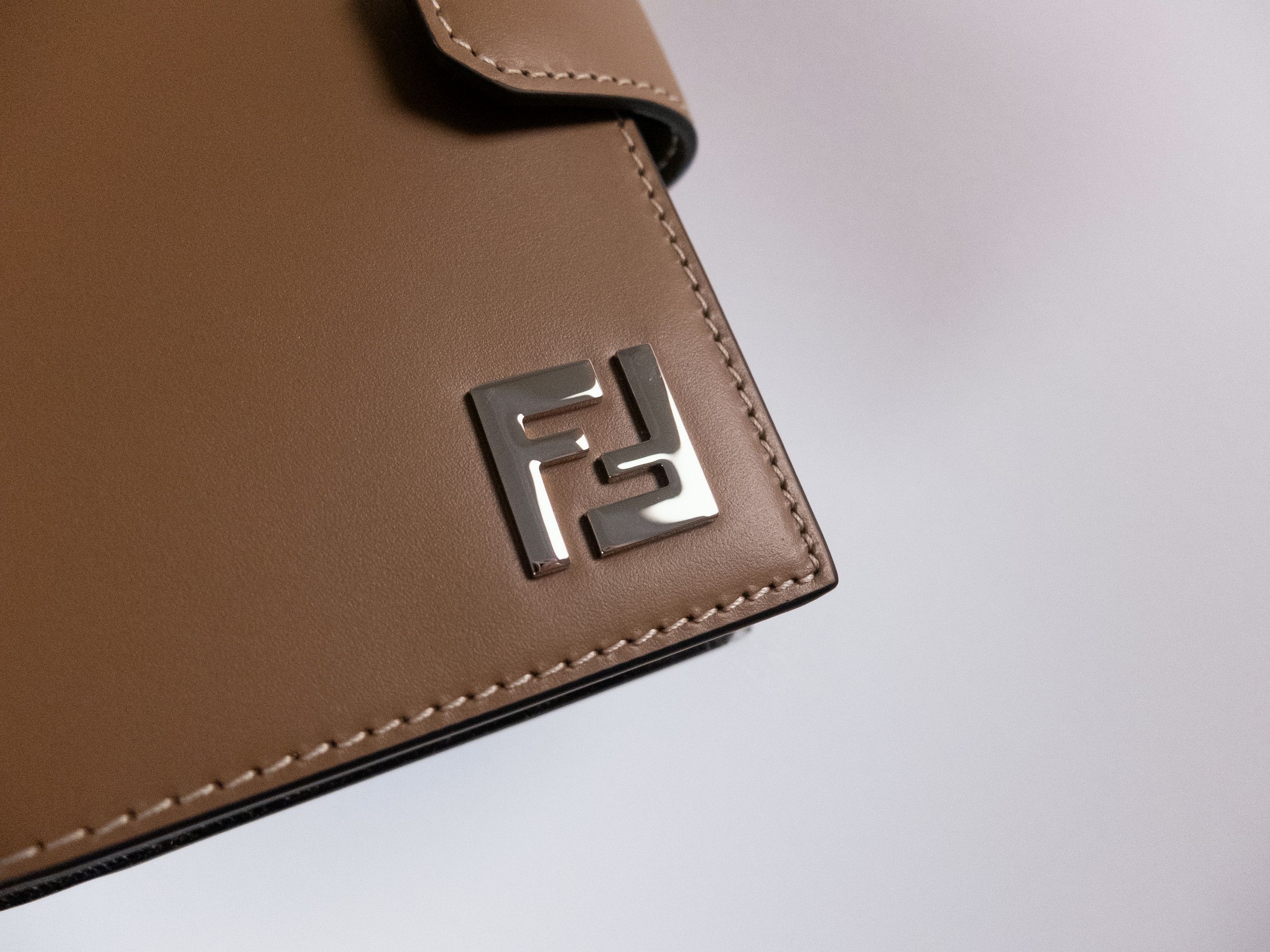Fendi FENDI beige leather refillable notebook with metal FF logo Size ONE SIZE - 2 Thumbnail