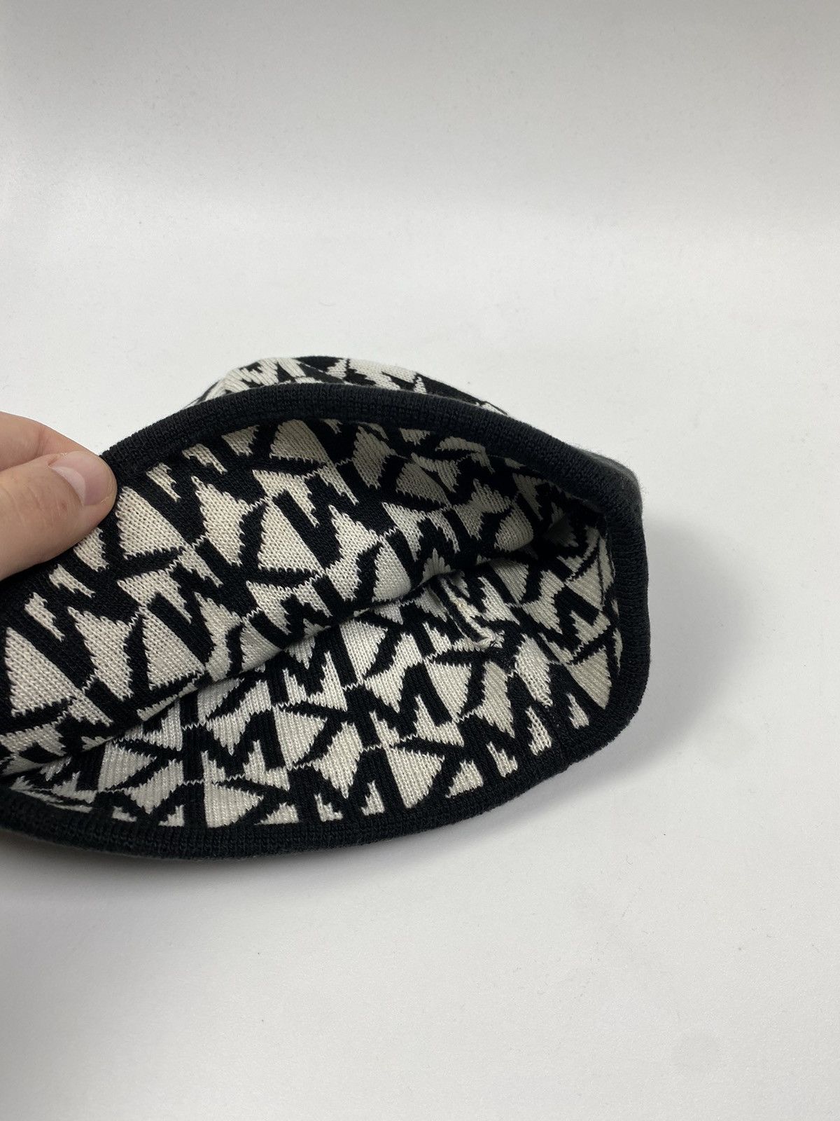 Michael Kors Michael Kors Beanie + Scarf Set Monogram Size ONE SIZE - 9 Thumbnail