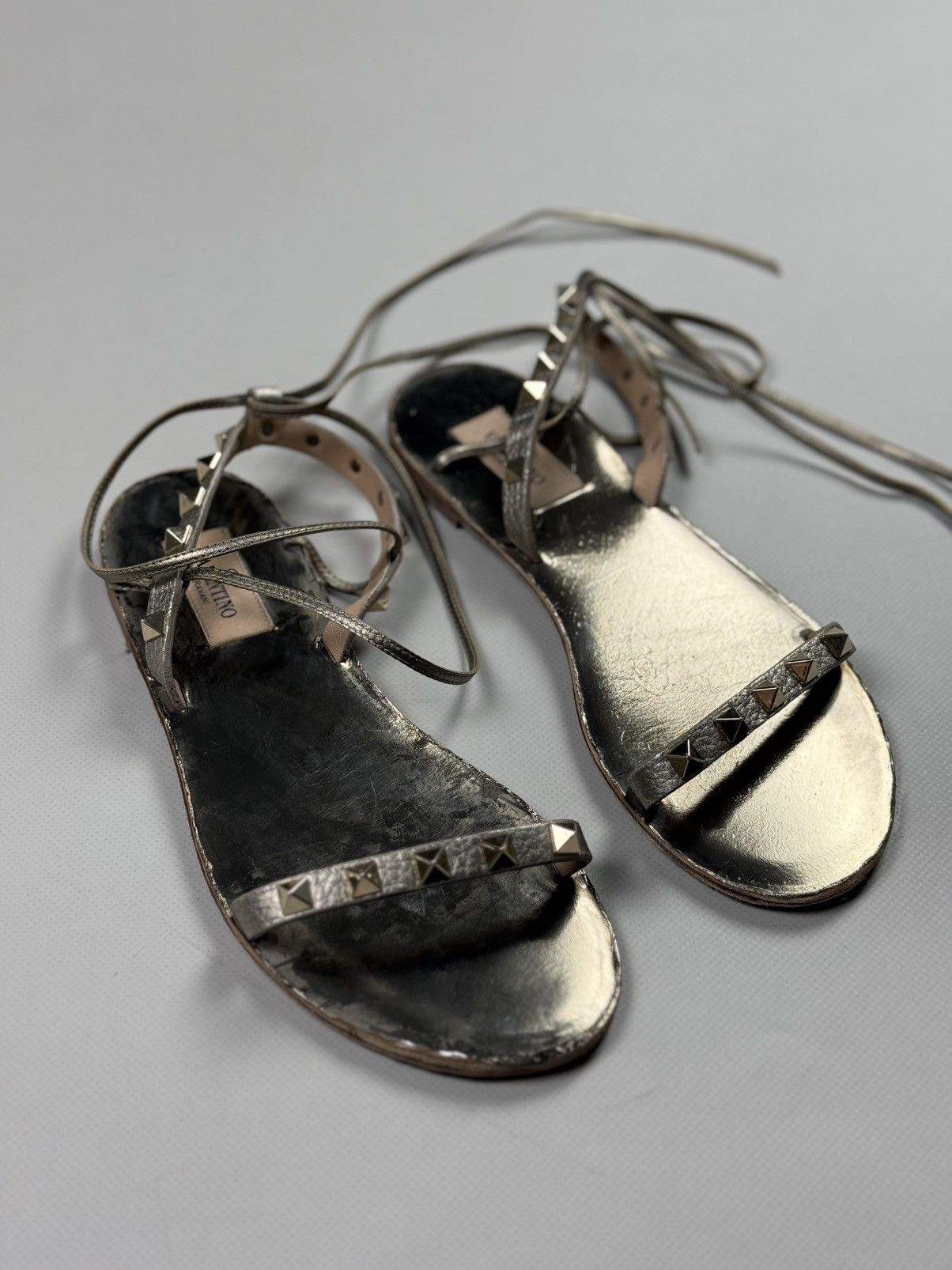 Valentino Valentino Garavani Ladies Studded Flats Sandals Size 35 Size US 5 / IT 35 - 2 Thumbnail