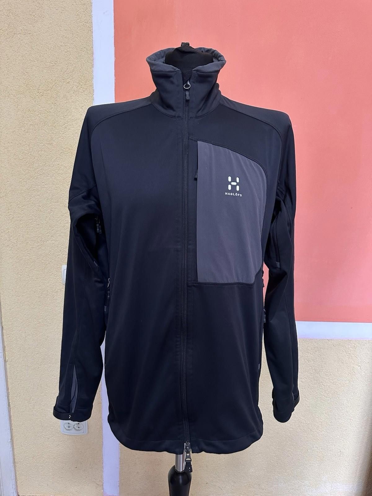 Haglofs HAGLOFS Ultra Windstopper Soffshell Jacket Sz L Size US L / EU 52-54 / 3 - 1 Thumbnail