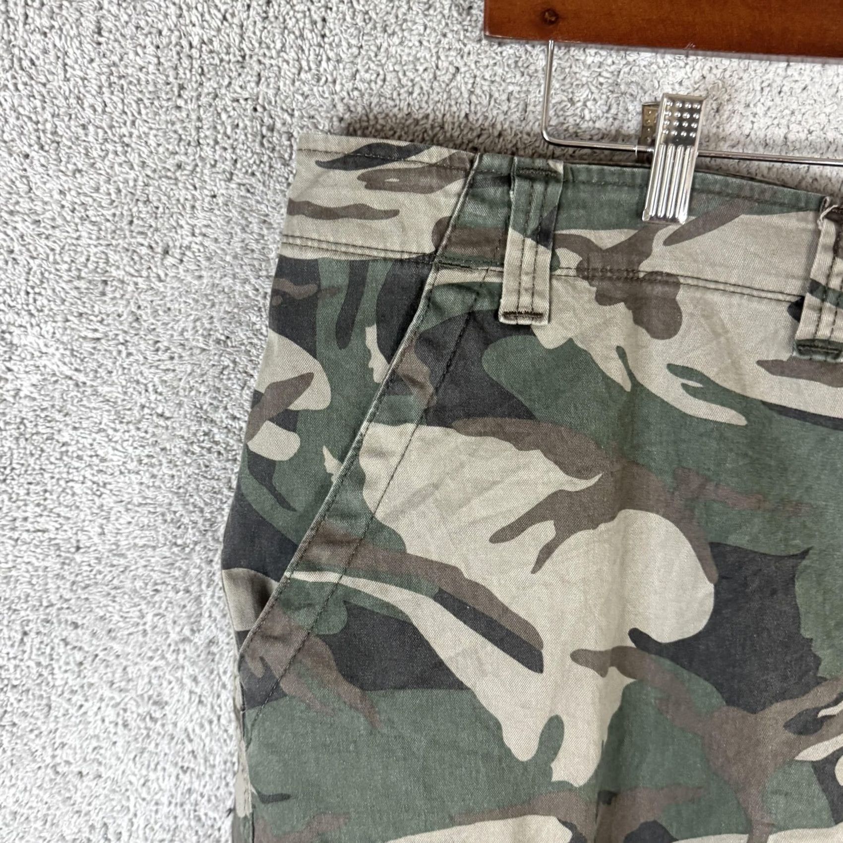 Wrangler Wrangler Cargo Shorts Mens 48 Green Camo Relaxed Fit Stretch Outdoor Tech Pocket Size US 32 / EU 48 - 5 Thumbnail