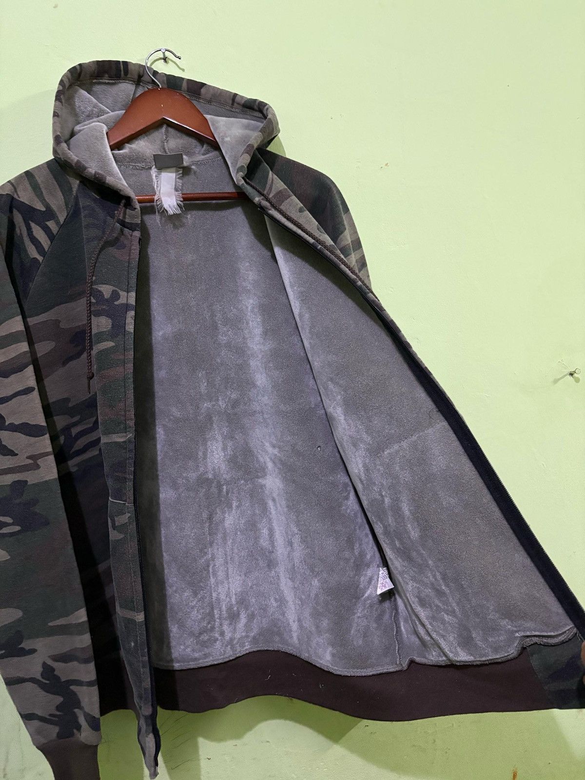 Carhartt VTG 90's Carhartt Camouflage Sweater Small Logo Design Size US L / EU 52-54 / 3 - 10 Thumbnail