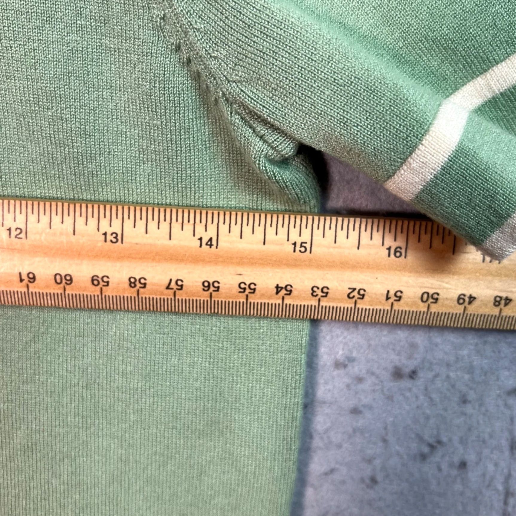 Vince Camuto VINTAGE Vince Camuto Green Striped Short Sleeve Sweater Adult Women XS Rayon Nylon Knit Pullover Size XXS / US 00 / IT 34 - 5 Thumbnail