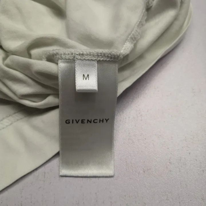 Givenchy Givenchy Givenchy Gothic Print Loose Short Sleeve TShirt - Size US M / EU 48-50 / 2 - 4 Thumbnail