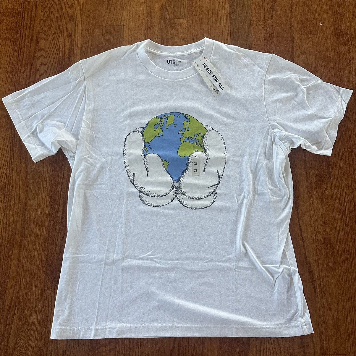 Kaws Kaws x Uniqlo “Peace for All” Shirt Size US XL / EU 56 / 4 - 1 Thumbnail