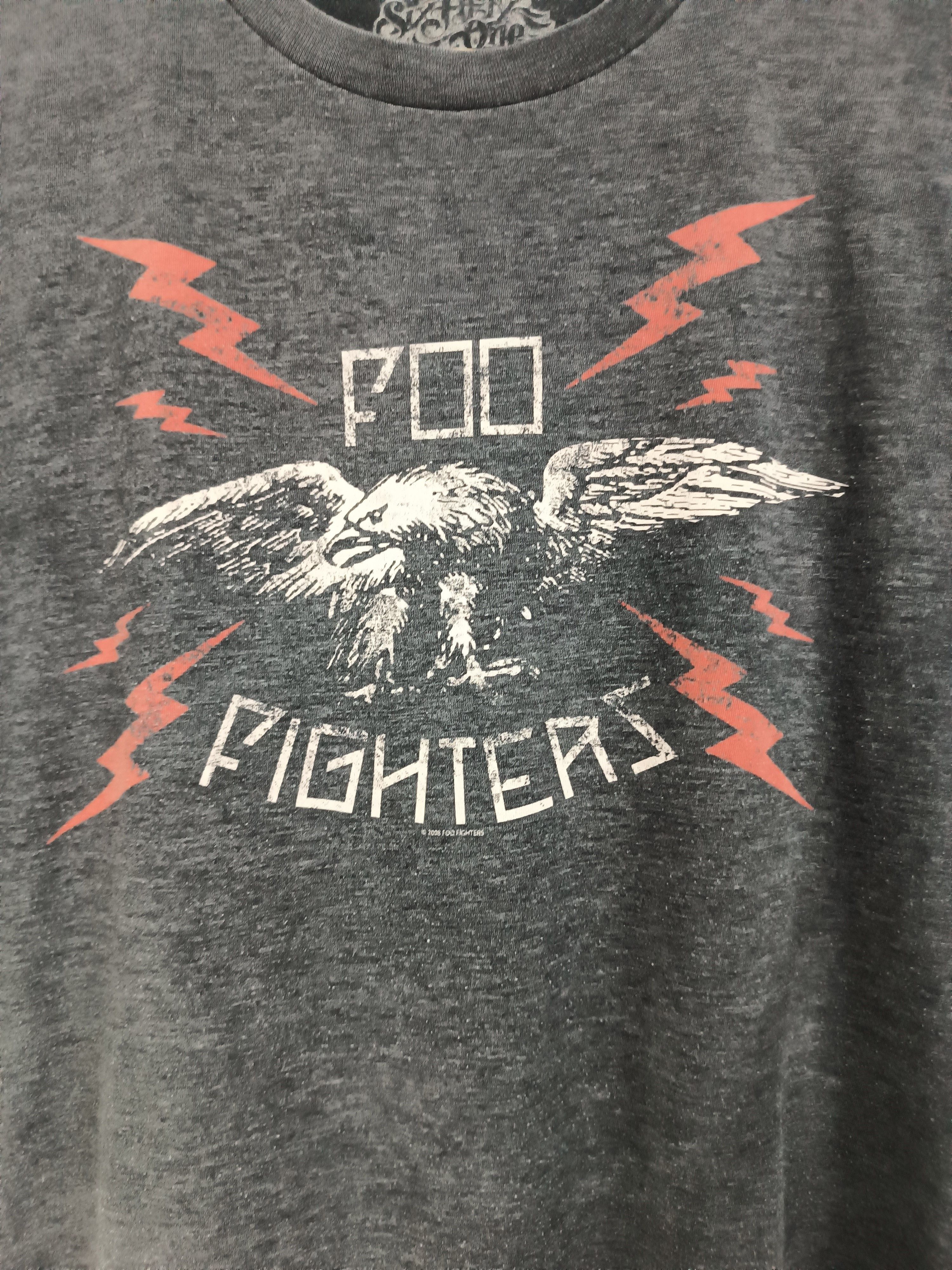Band Tees VINTAGE 2008 FOO FIGHTERS TEE nirvana grunge y2k pearl jam Size US M / EU 48-50 / 2 - 8 Thumbnail