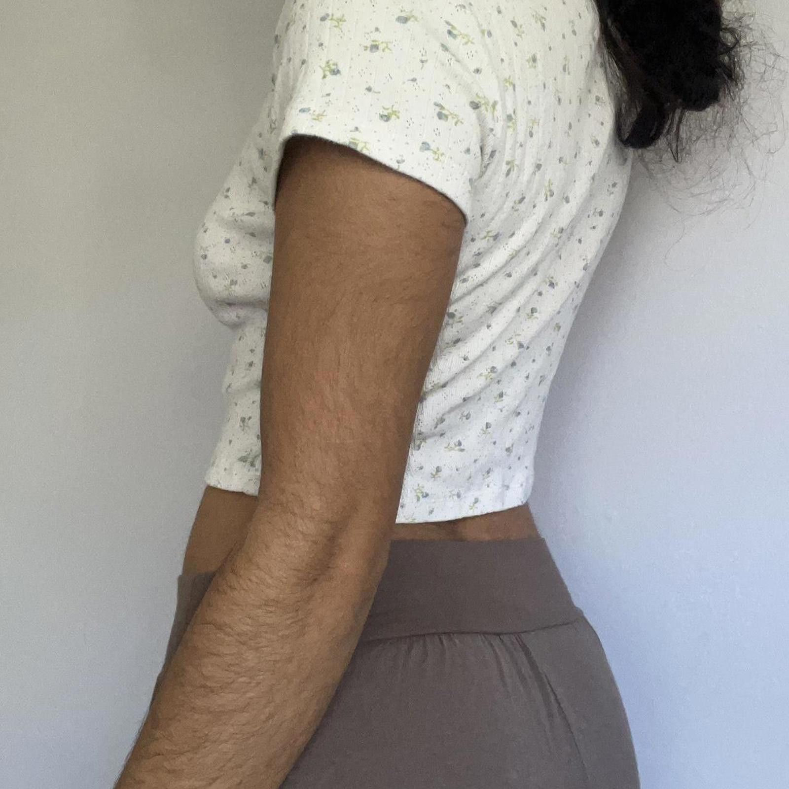 Other White floral cropped button-up top with a cute, casual vibe Size S / US 4 / IT 40 - 3 Thumbnail