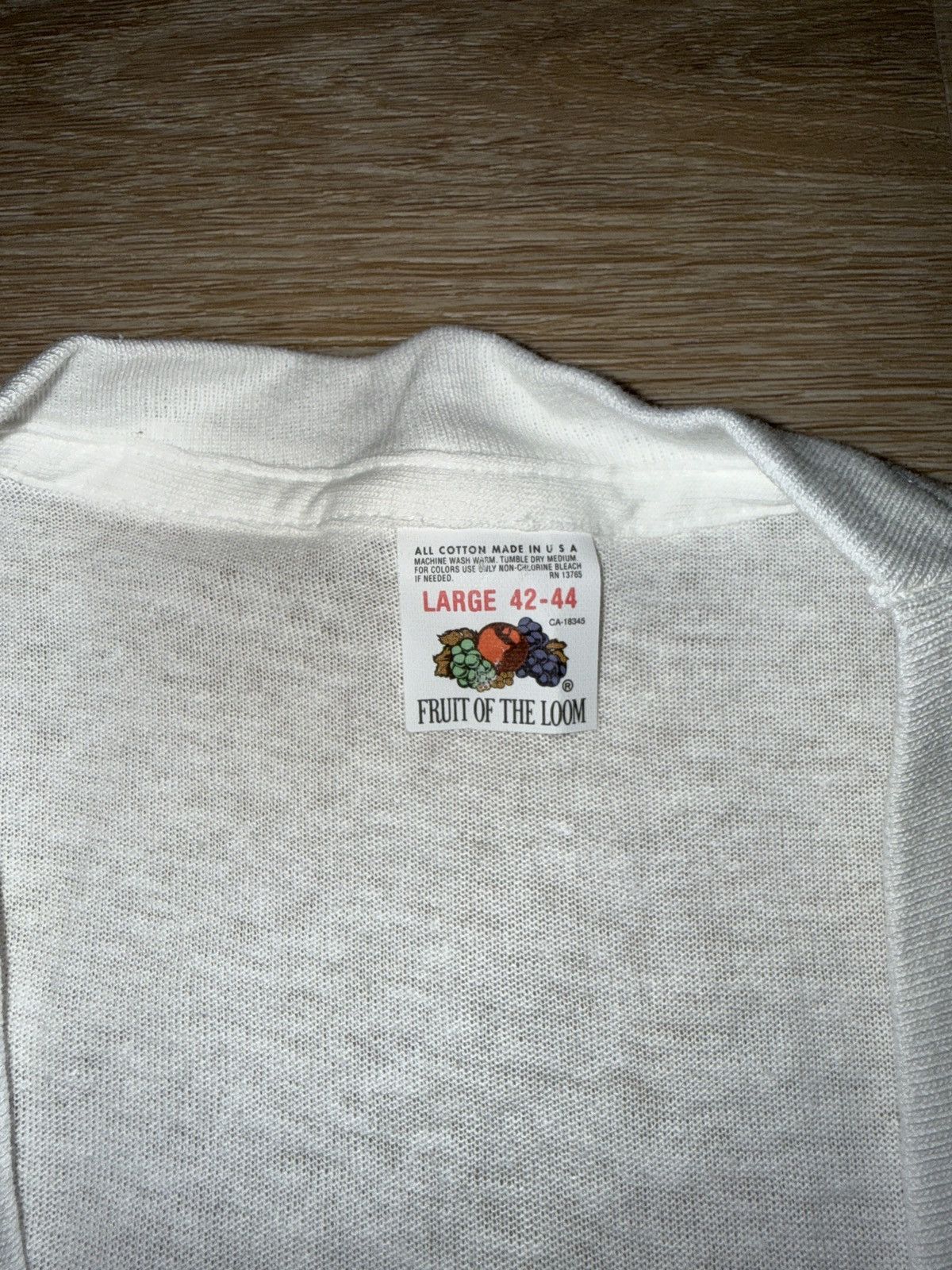 Fruit Of The Loom Vintage 80’s Fruit of the Loom Blank V-Neck T-Shirt Size US L / EU 52-54 / 3 - 5 Thumbnail