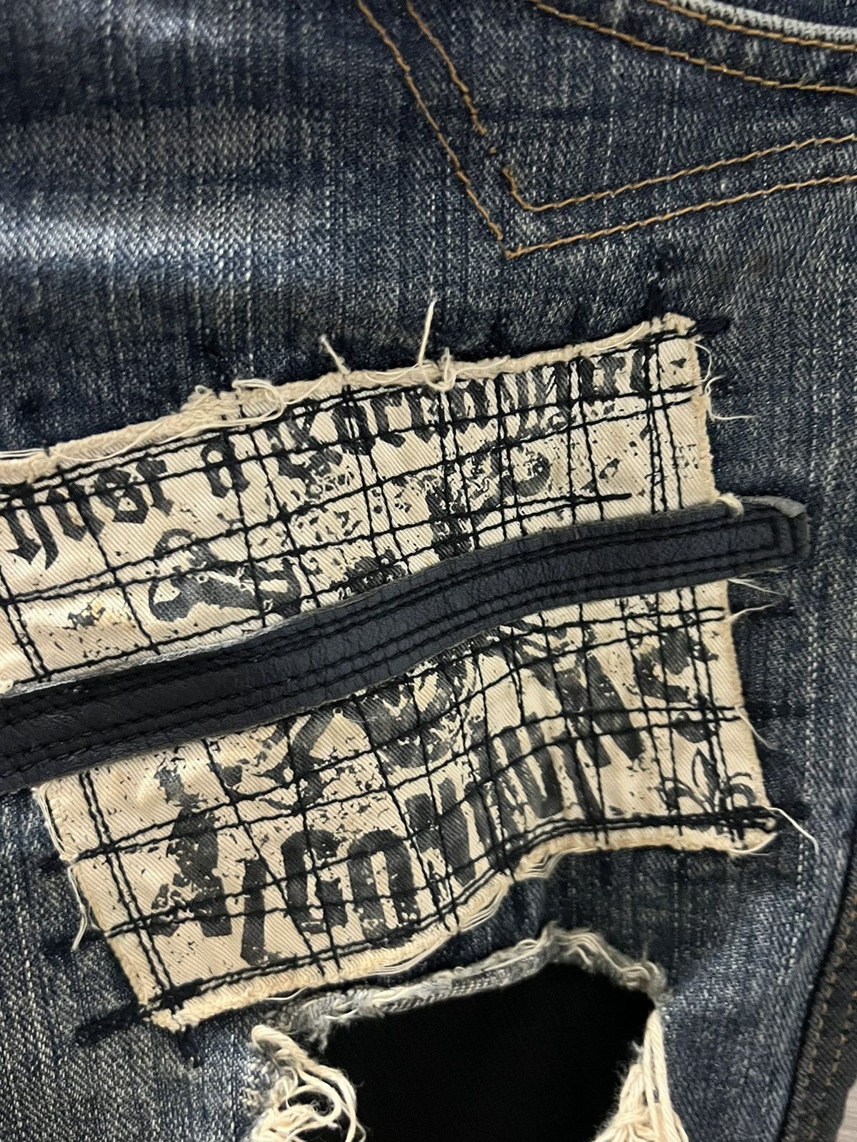 Other ALGONQUIN PUNK PANTS GOTHIC BONDAGE CLLASIC JEANS Size US 31 - 6 Thumbnail