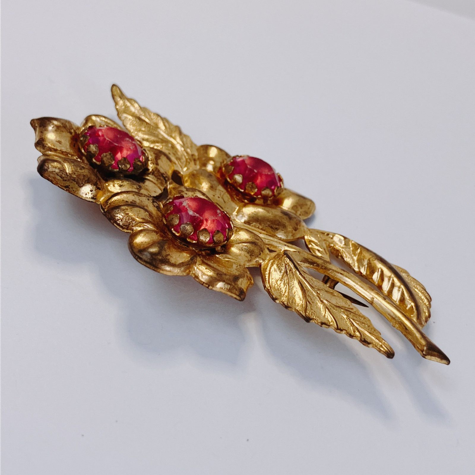 Vintage Big Vintage 1940s Gold Tone Pink Rhinestone Floral Brooch Size ONE SIZE - 3 Thumbnail