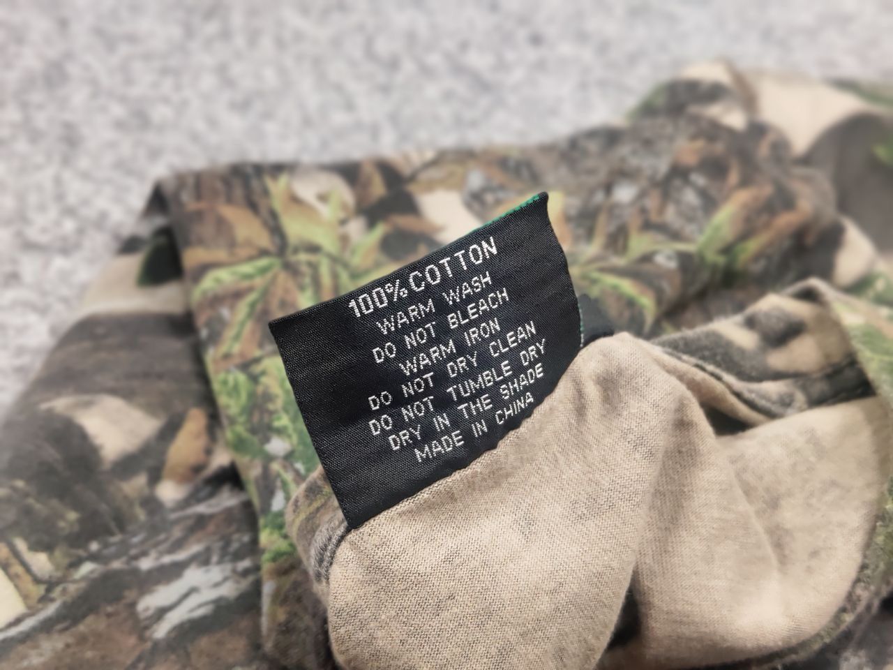 Realtree Vintage Buffalo camo Real Tree Light Long Sleeve Y2K Style Size US M / EU 48-50 / 2 - 14 Thumbnail