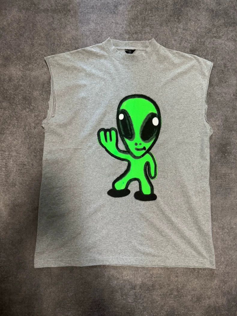 Balenciaga Balenciaga Alien smiling face luminous vest Size US S / EU 44-46 / 1 - 1 Thumbnail