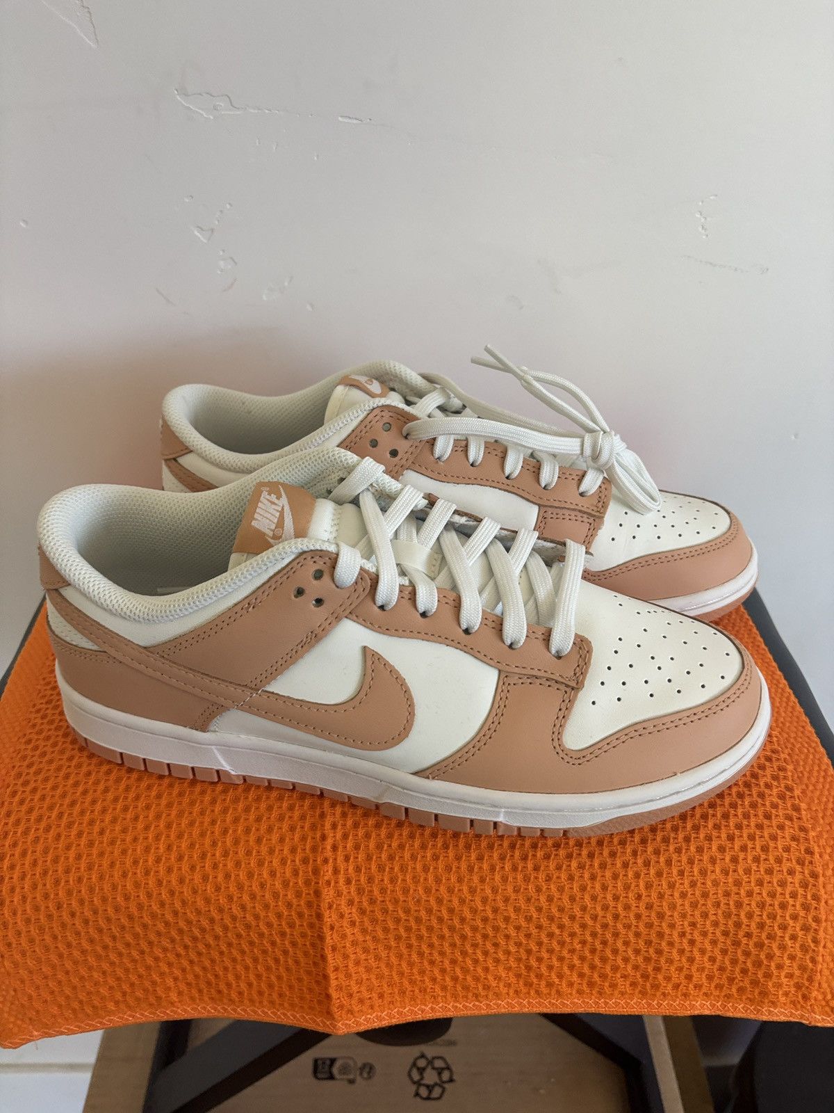 Nike Nike Dunk Low W Harvest Gold Size US 8 / EU 41 - 1 Thumbnail